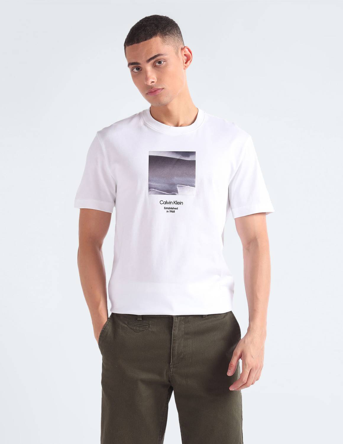 Calvin Klein Jeans Solid Men Crew Neck White T-Shirt