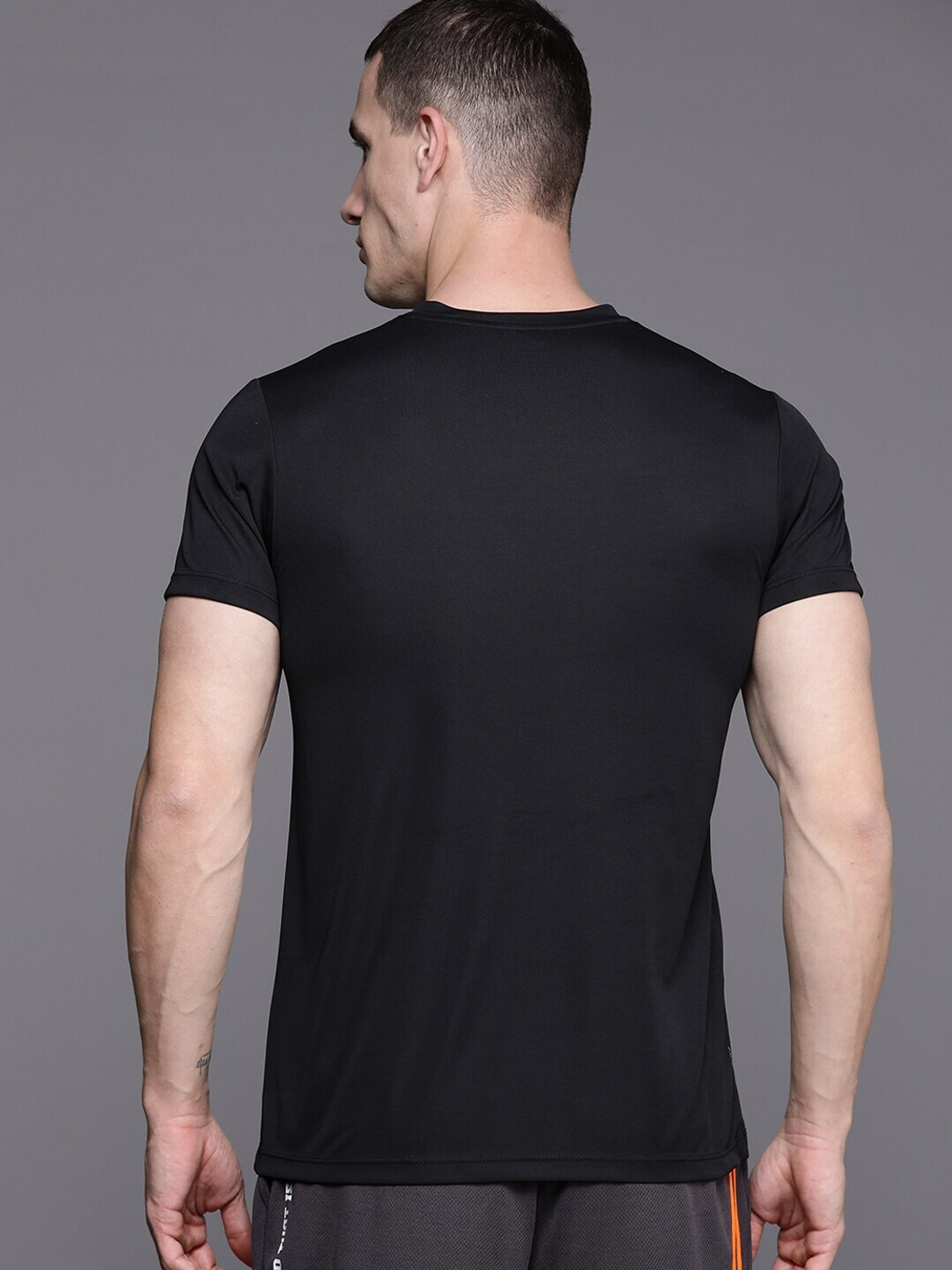 Image of HRX by Hrithik Roshan Printed Men Round Neck Black T-Shirt