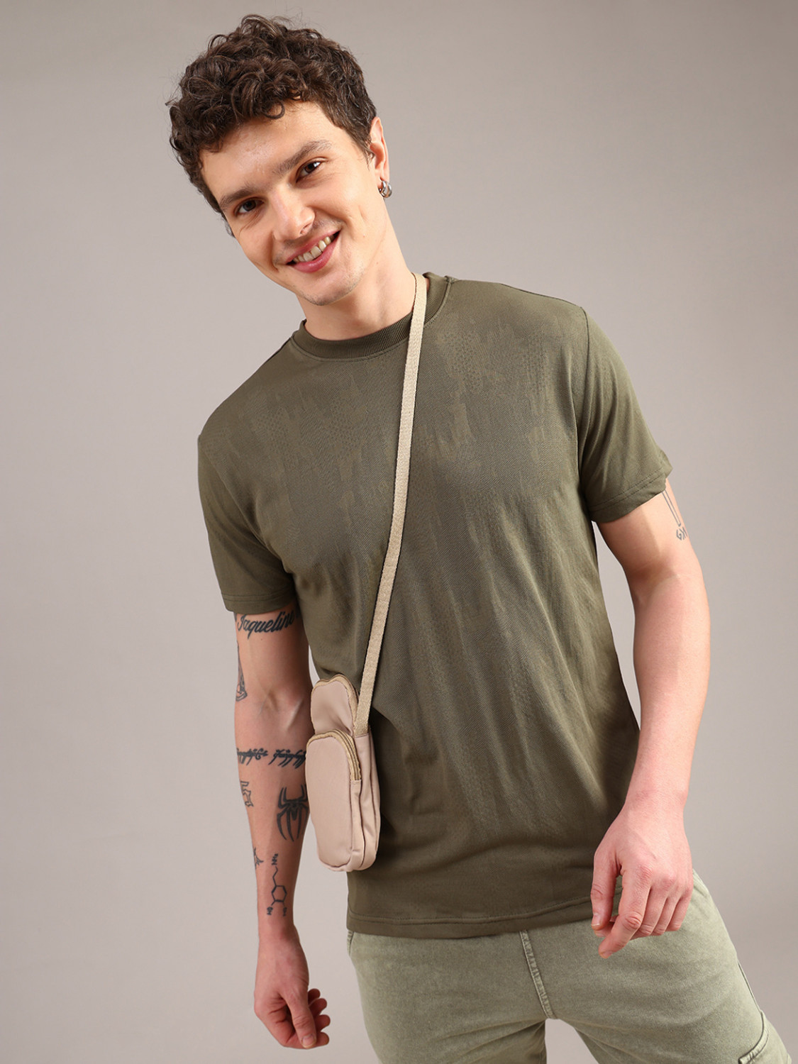 Image of V-MART Solid Men Round Neck Green T-Shirt