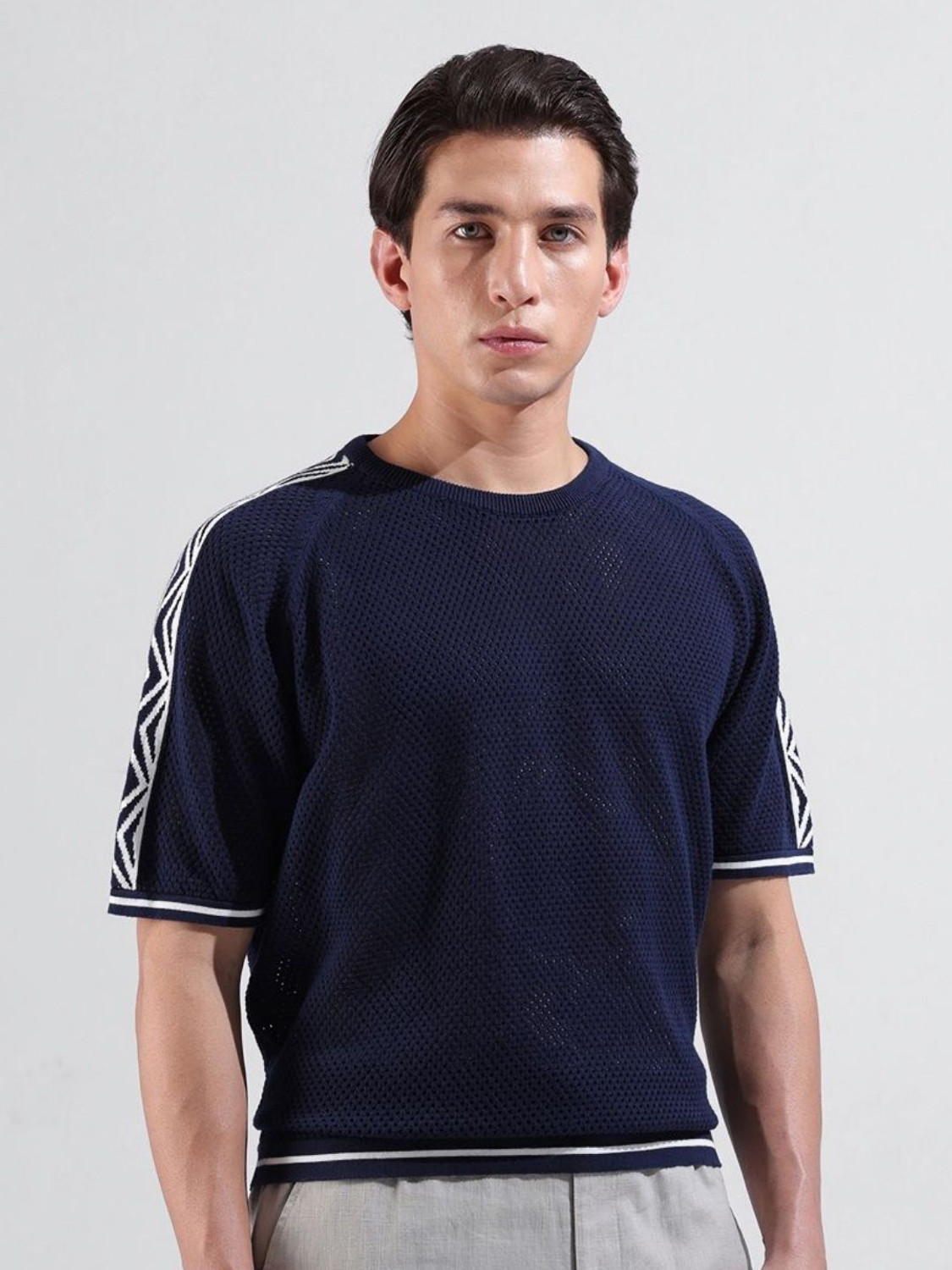 Image of The Indian Garage Co. Solid Men Crew Neck Blue T-Shirt