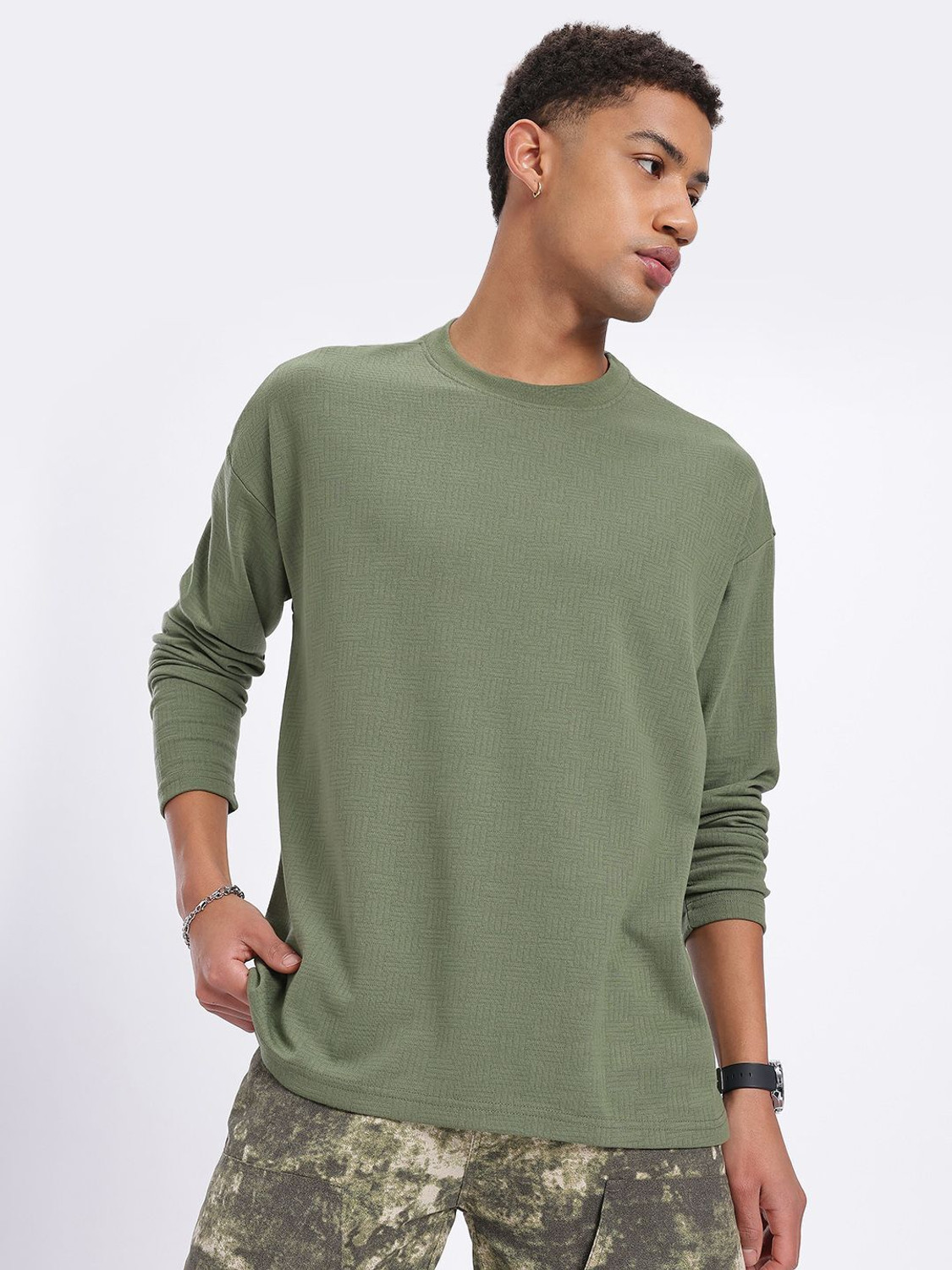 Image of Glitchez Solid Men Round Neck Green T-Shirt