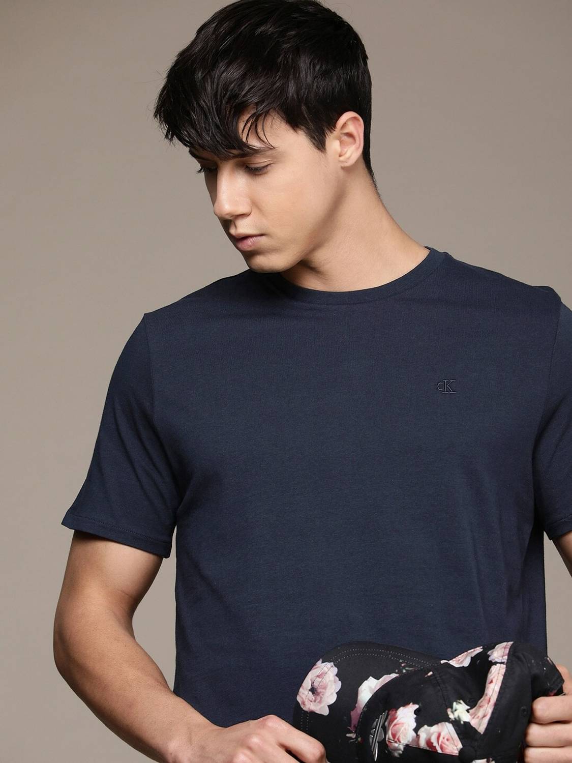 Calvin Klein Jeans Solid Men Round Neck Navy Blue T-Shirt