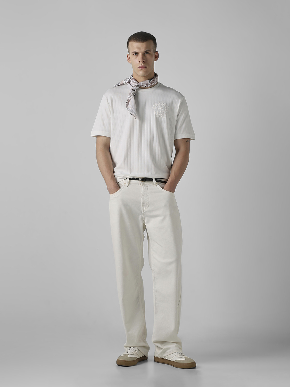 Image of MUFTI Solid Men Round Neck White T-Shirt