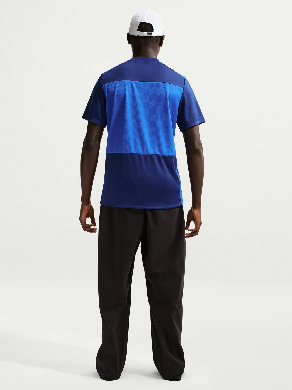 Image of NIKE Solid Men Round Neck Blue T-Shirt