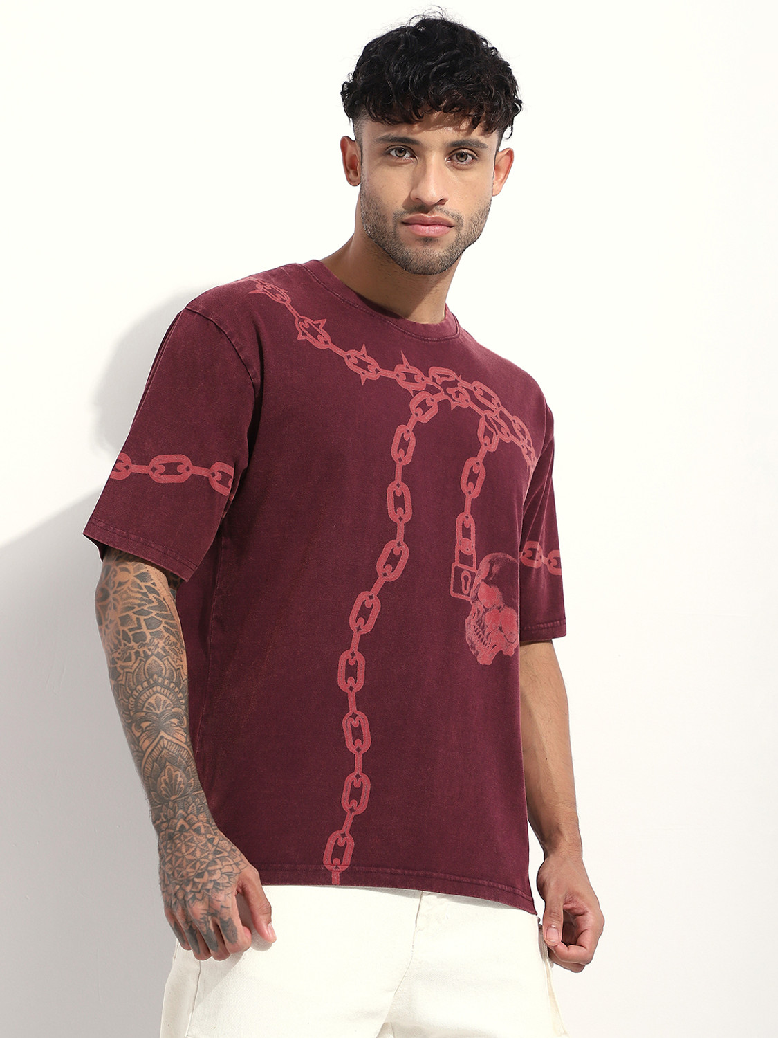 Image of DIFFERENCE OF OPINION Printed Men Round Neck Maroon T-Shirt