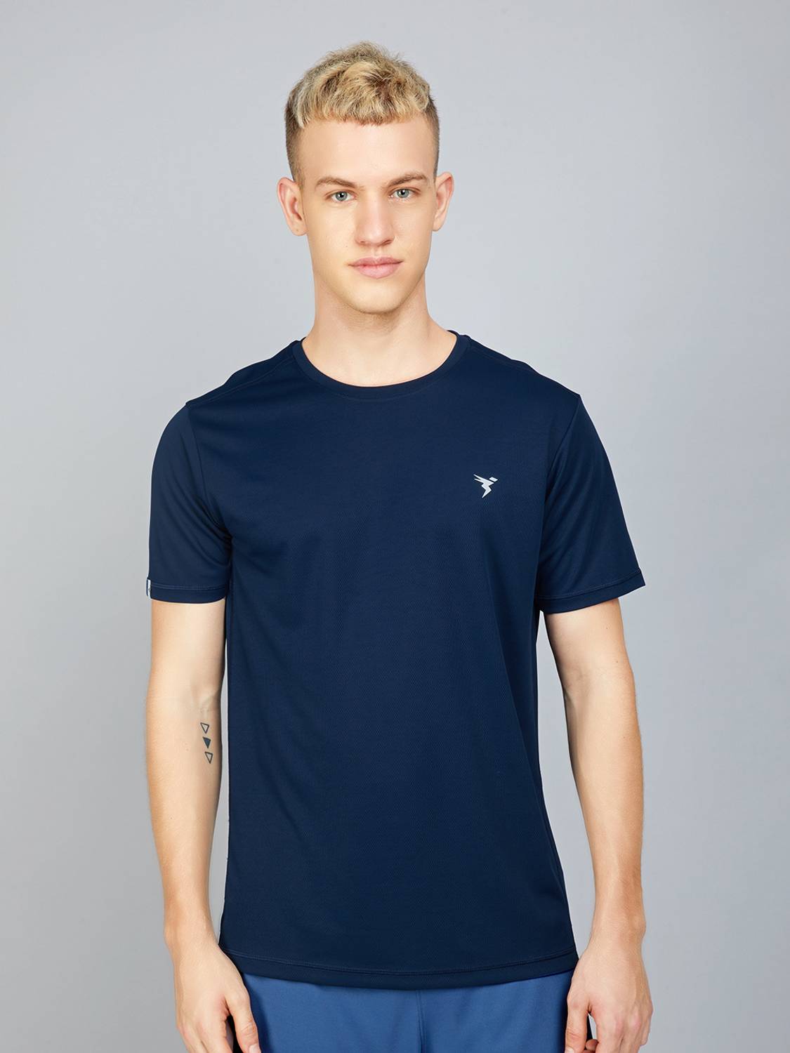TECHNOSPORT Men Solid Round Neck Polyester Navy Blue T-Shirt