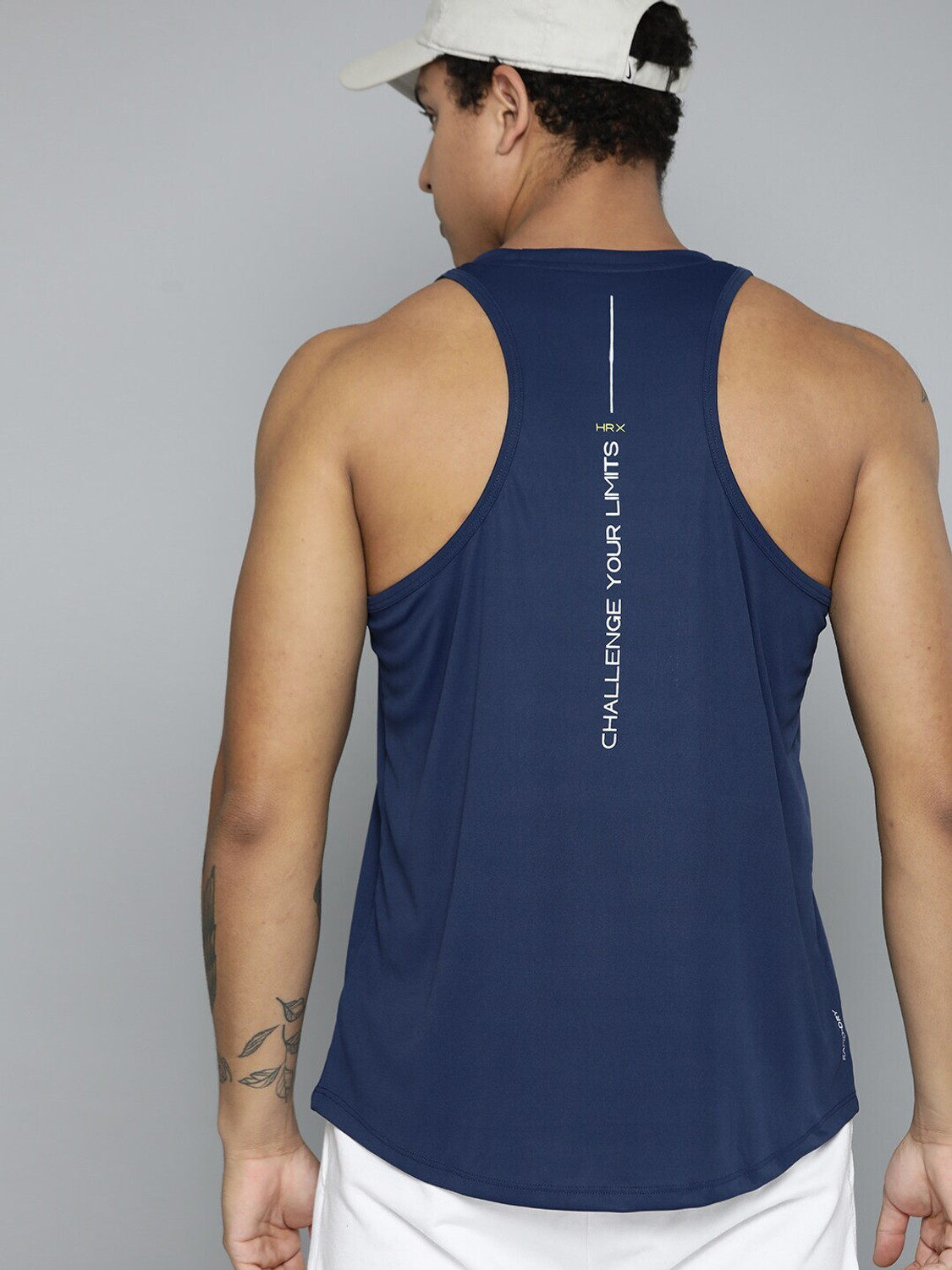 Image of HRX by Hrithik Roshan Solid Men Round Neck Navy Blue T-Shirt