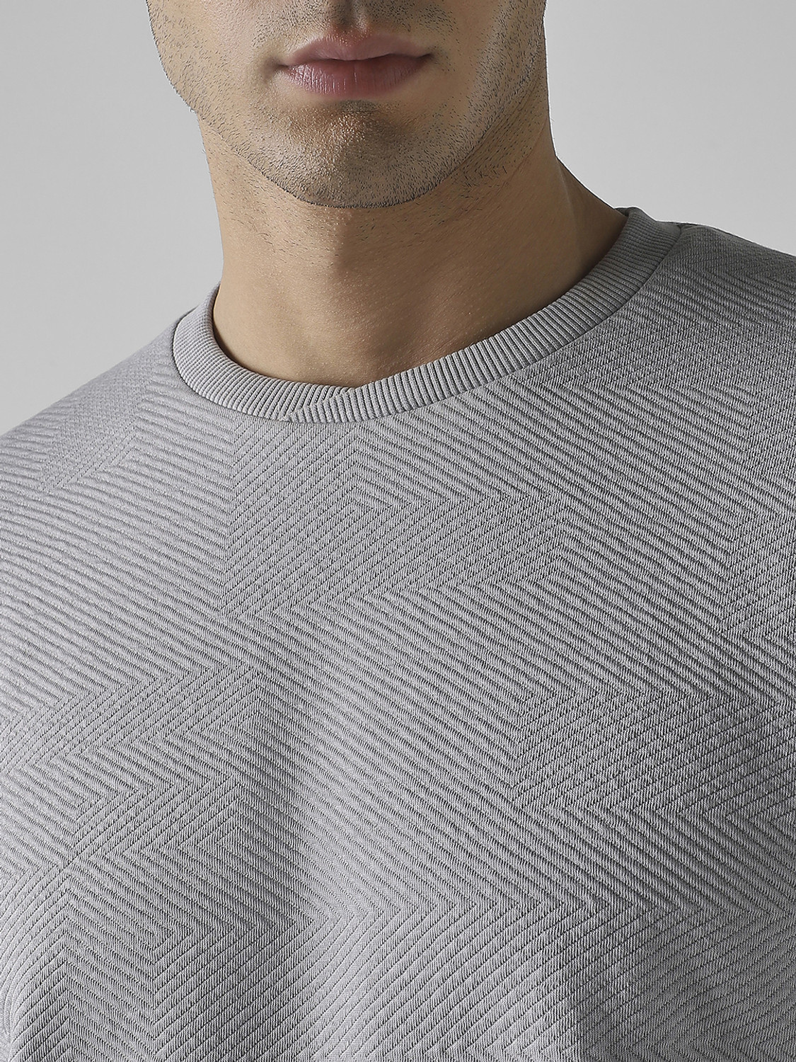 Image of MUFTI Solid Men Crew Neck Grey T-Shirt