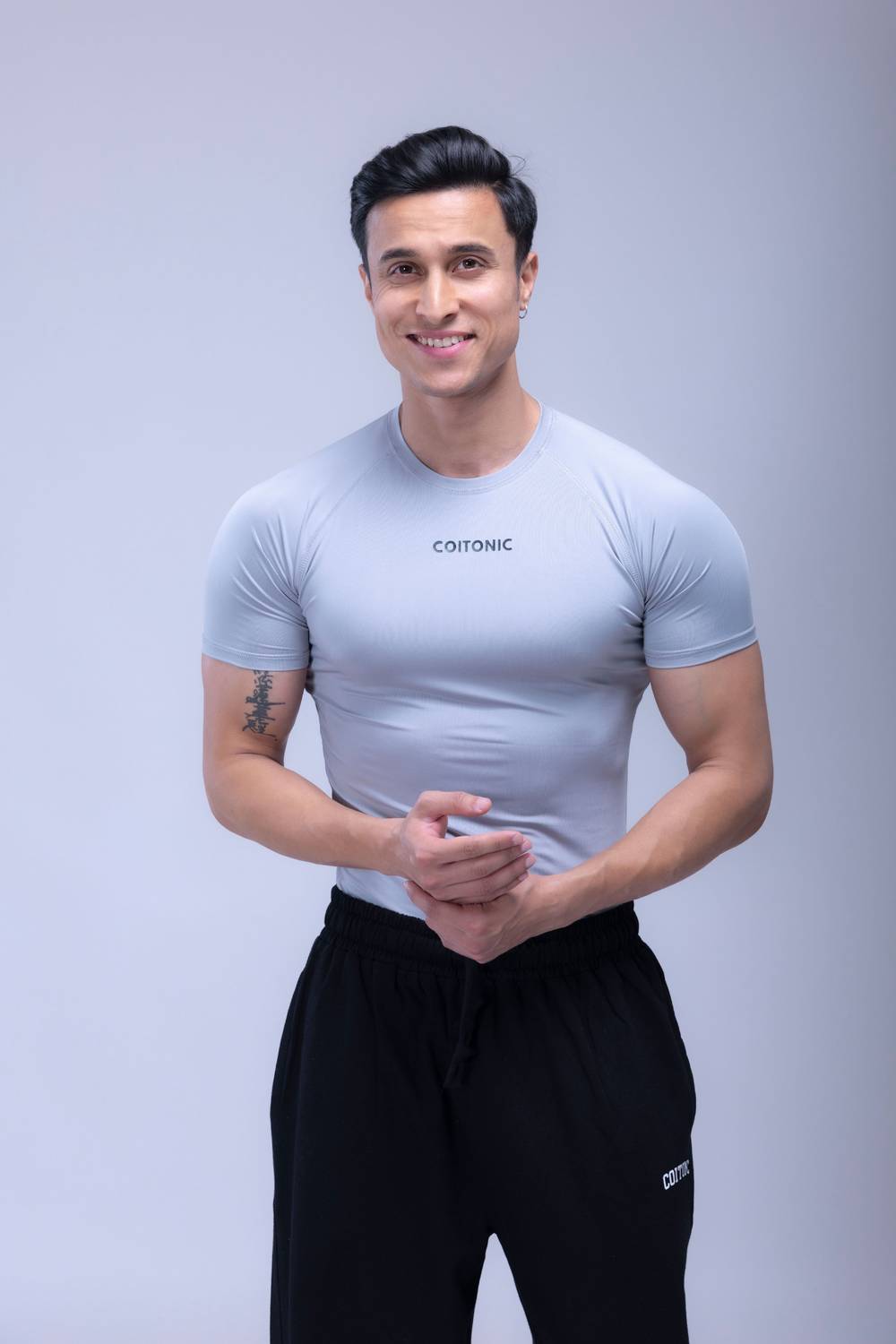 COITONIC Men Solid Round Neck Polyester Grey T-Shirt