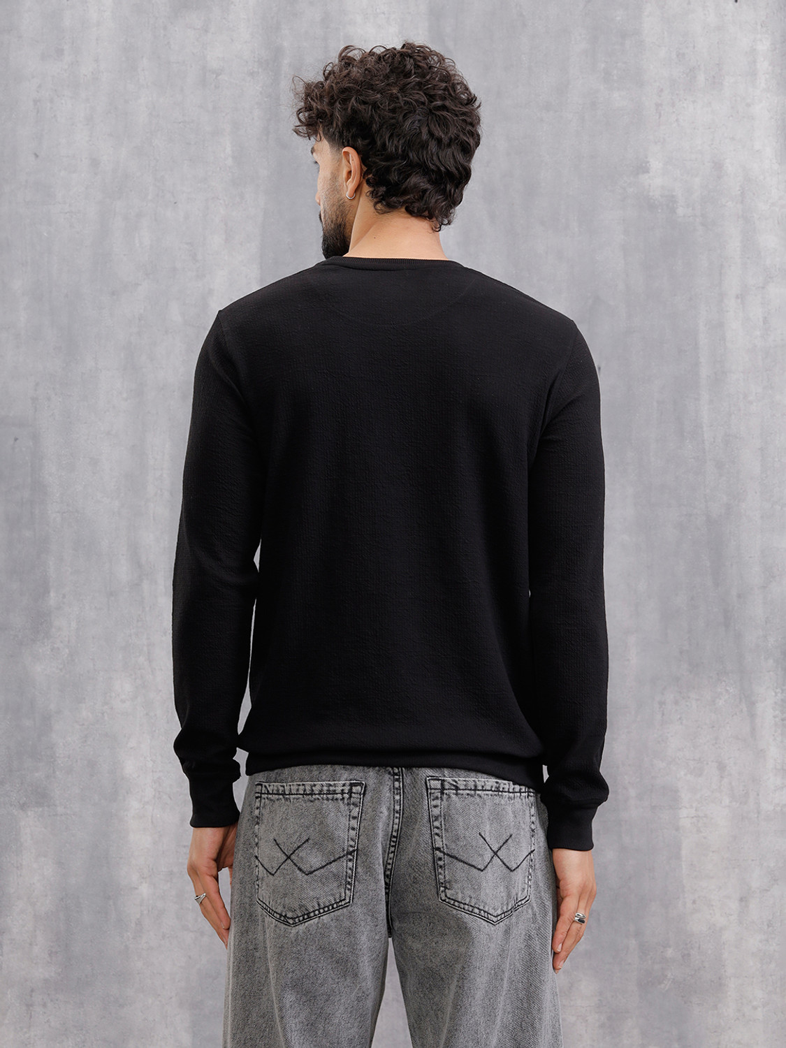 Image of WROGN Men Solid Crew Neck Pure Cotton Black T-Shirt