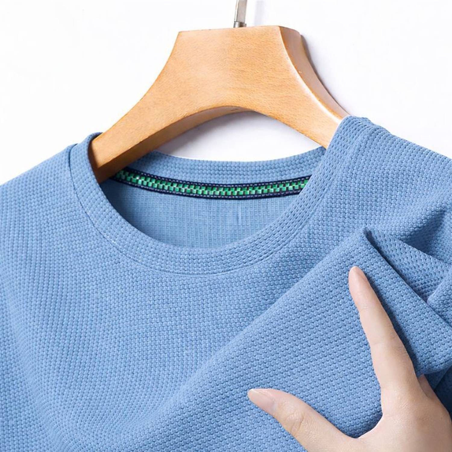 VeBNoR Men Blue Round Neck T-Shirt - Image 1