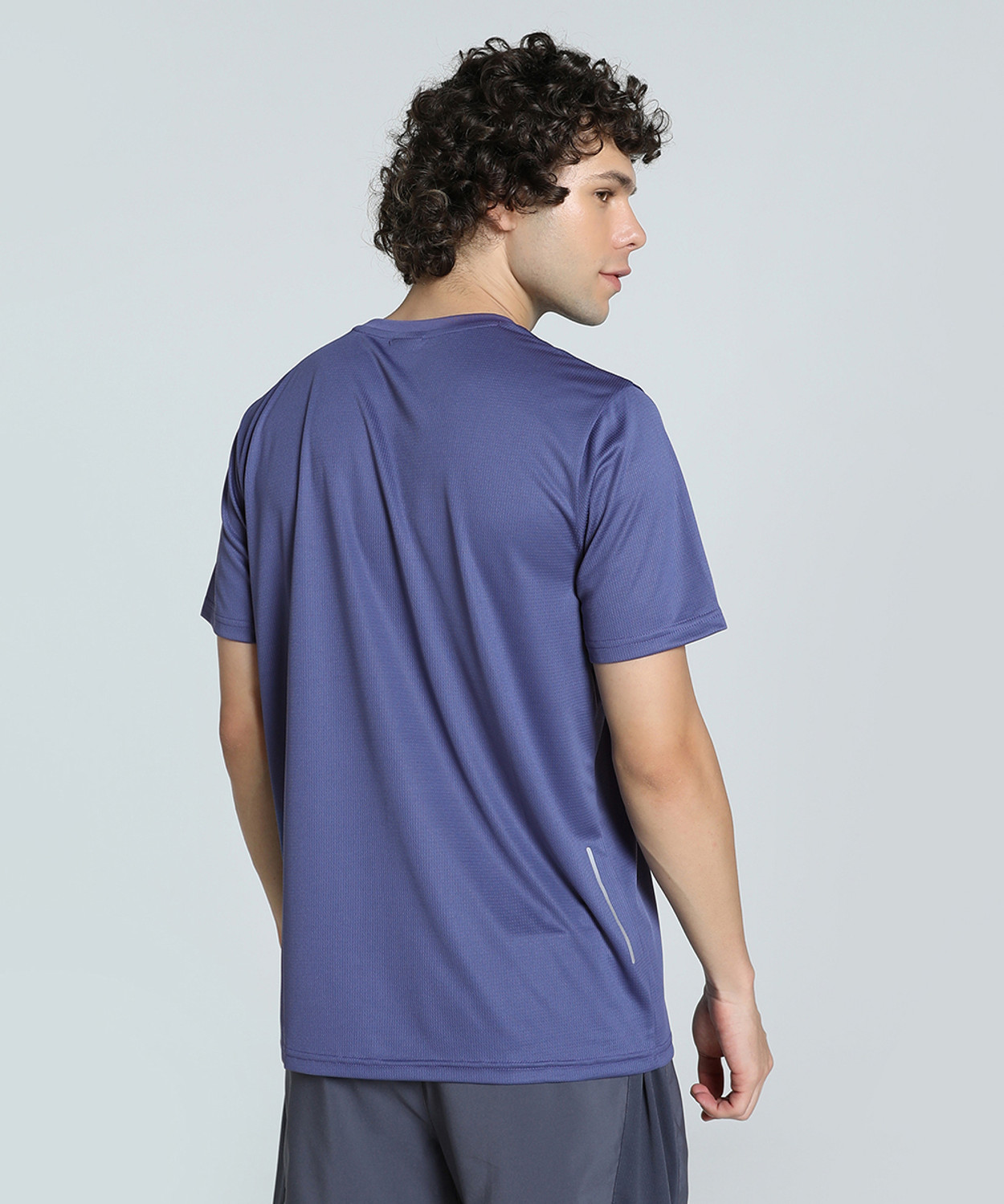 Image of PUMA Solid Men Crew Neck Blue T-Shirt
