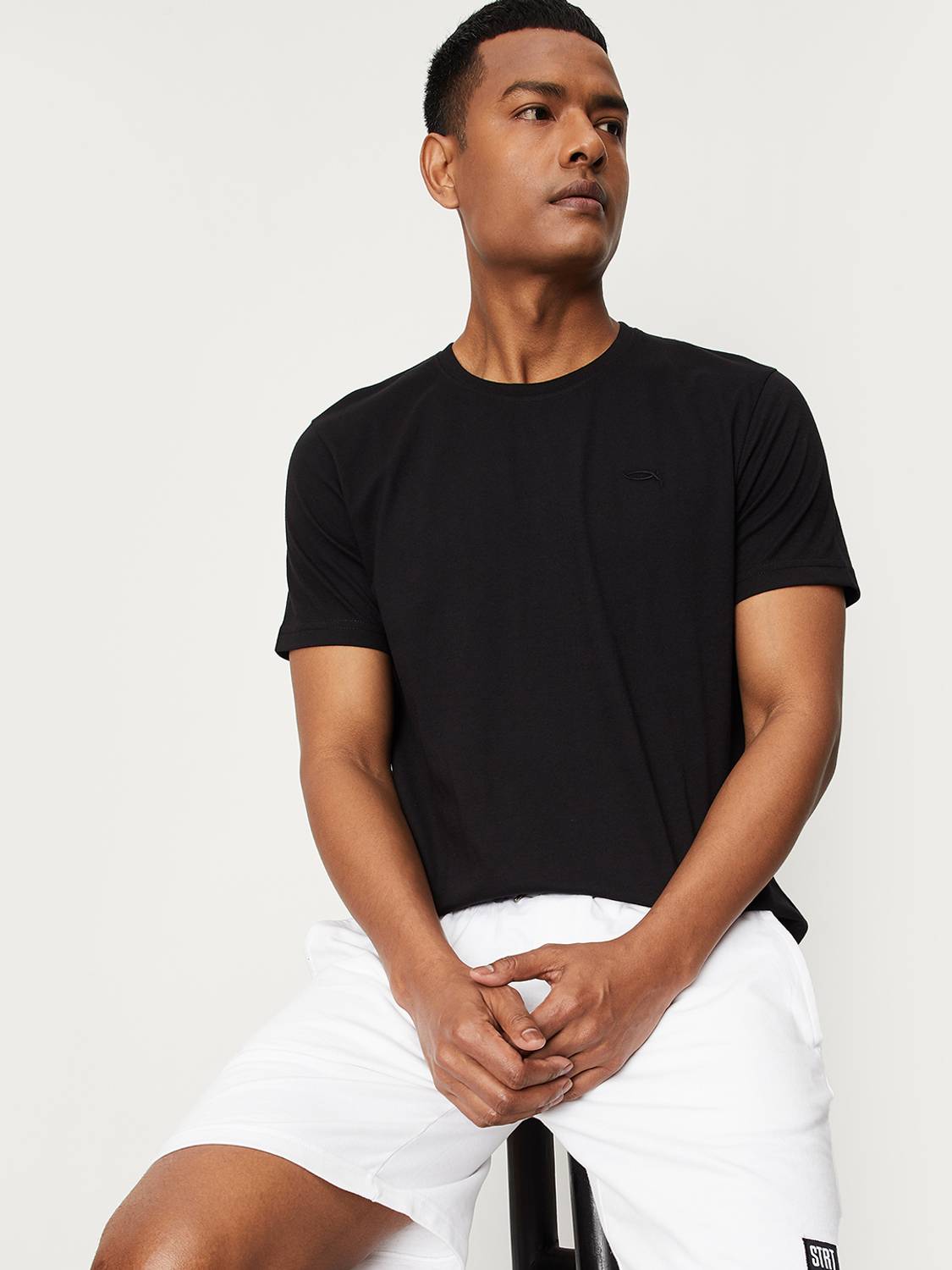 MAX Solid Men Round Neck Black T-Shirt - Image 1