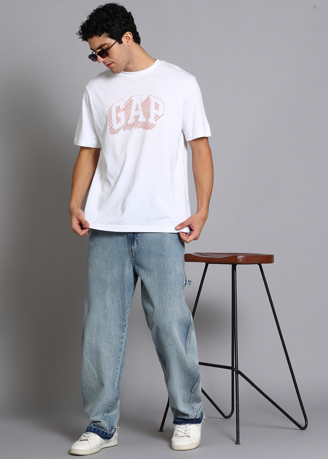 Image of GAP Printed Men Round Neck White T-Shirt