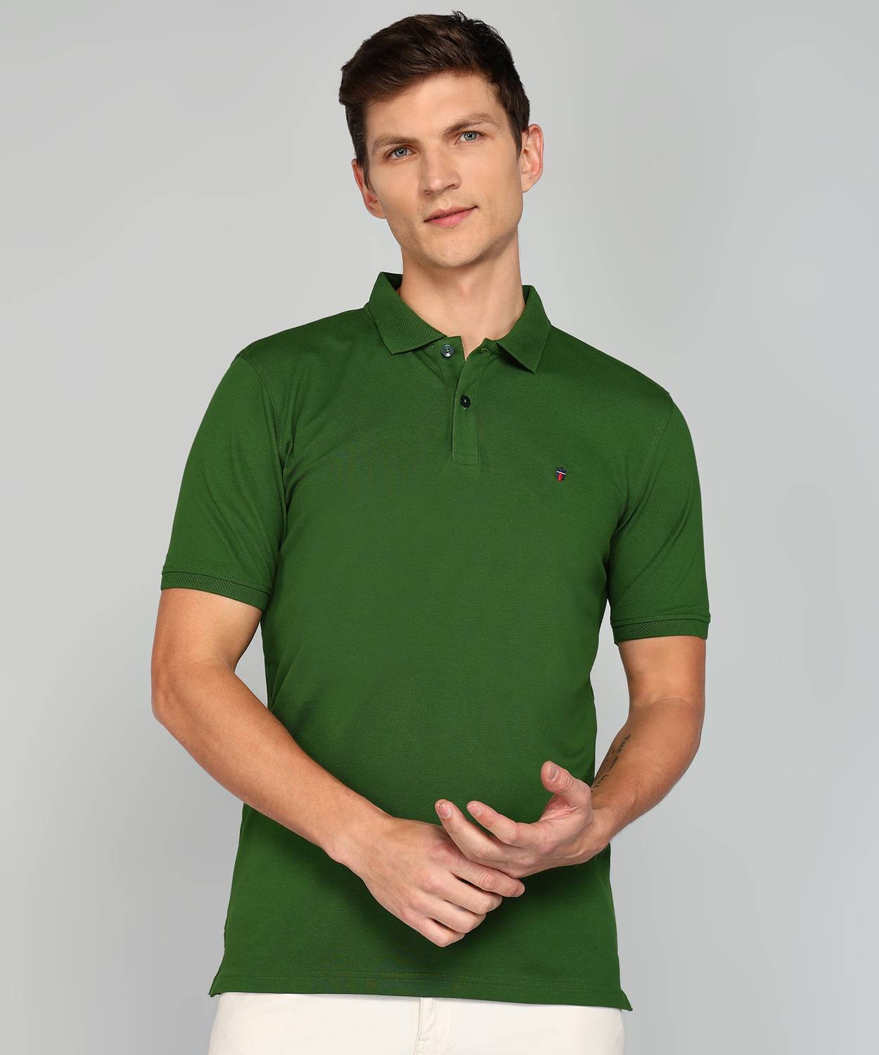 Louis Philippe Sport Slim Fit Casual Men Solid Polo Neck Cotton B
