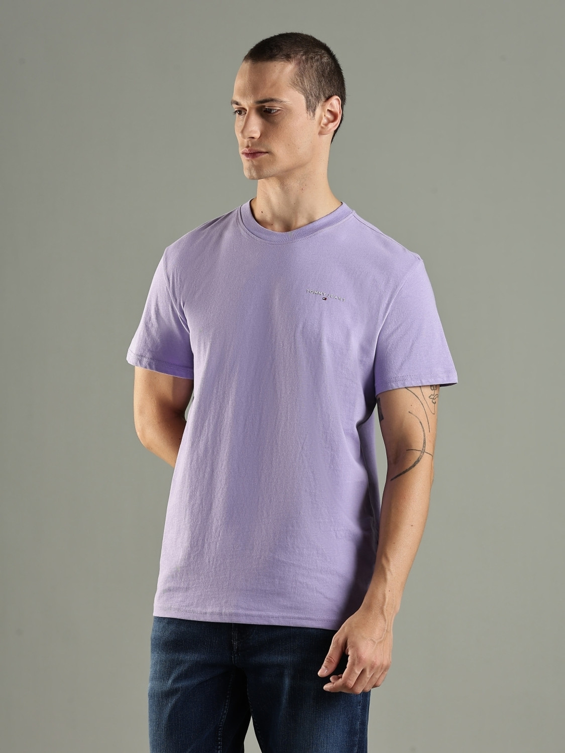 Image of TOMMY HILFIGER Solid Men Round Neck Purple T-Shirt