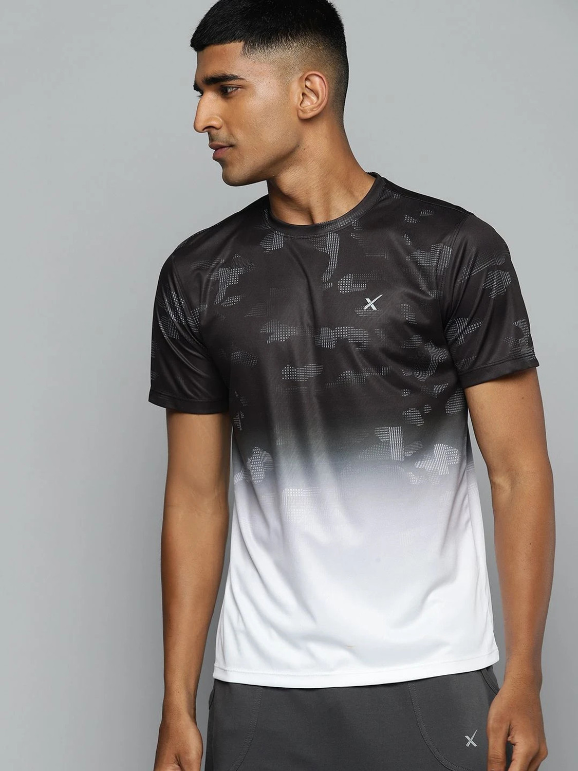 Image of HRX by Hrithik Roshan Colorblock Men Round Neck White T-Shirt