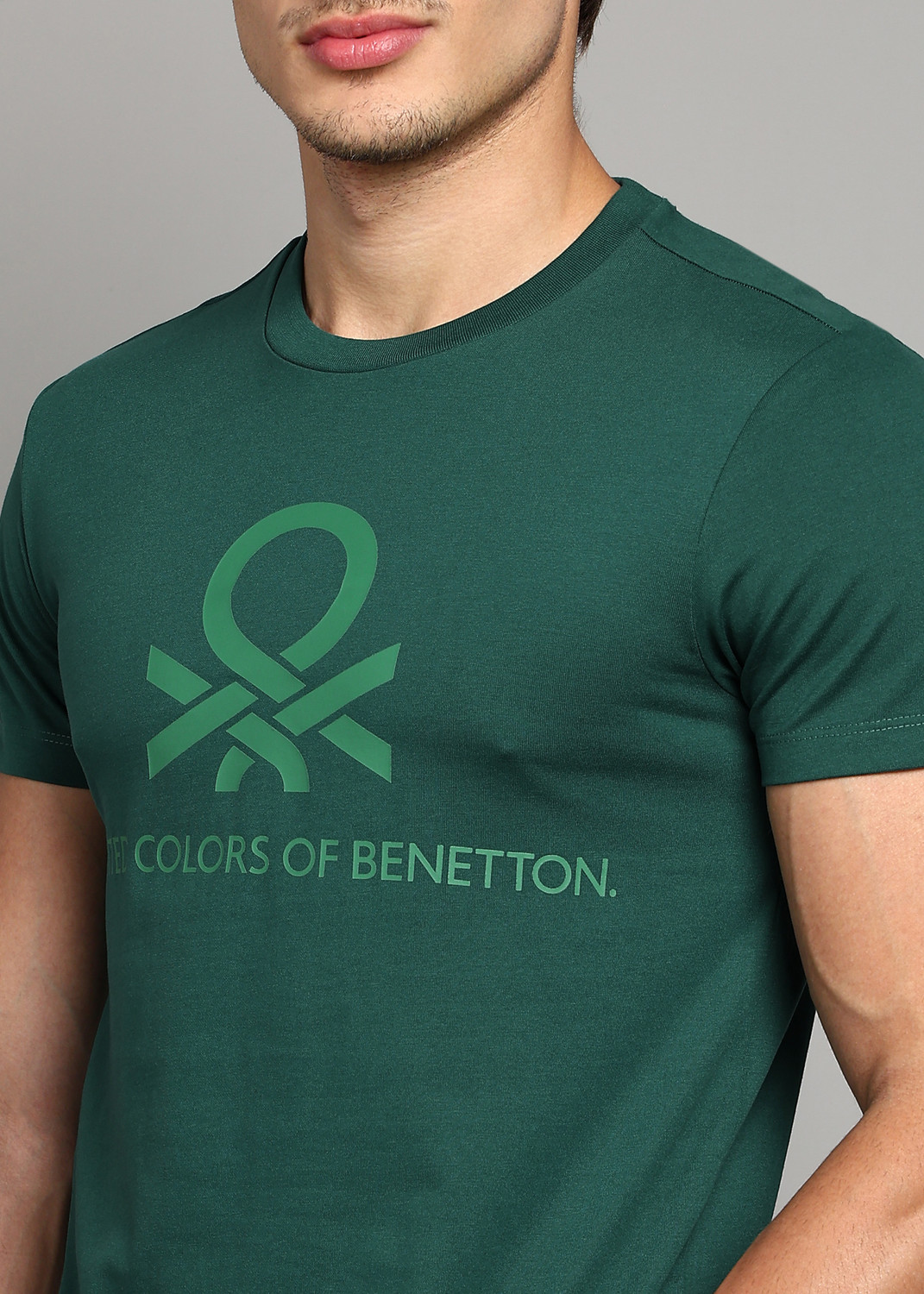 Image of United Colors of Benetton Graphic Print Men Round Neck Green T-Shirt