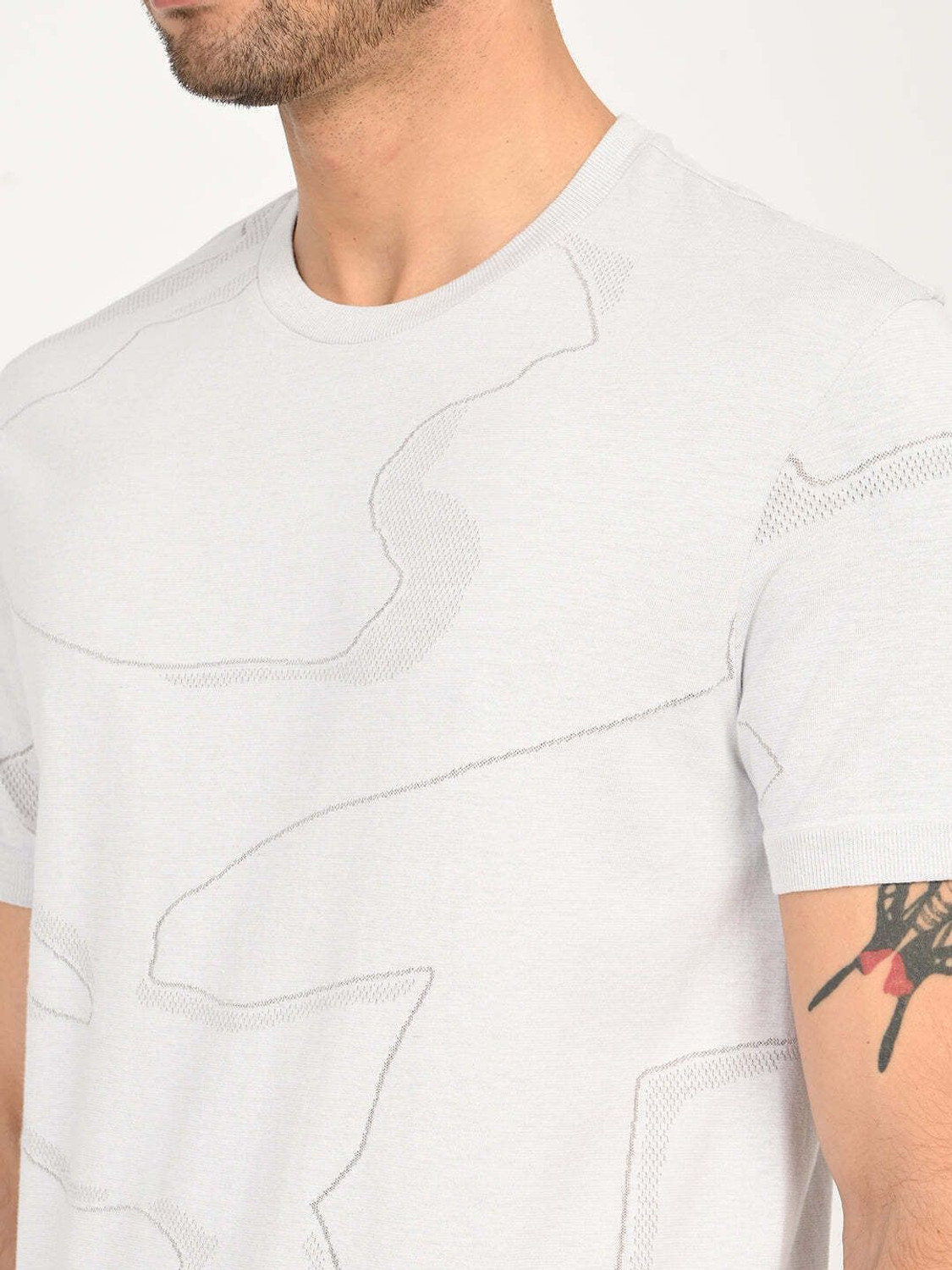 Image of LEVI'S Abstract Men Crew Neck White T-Shirt