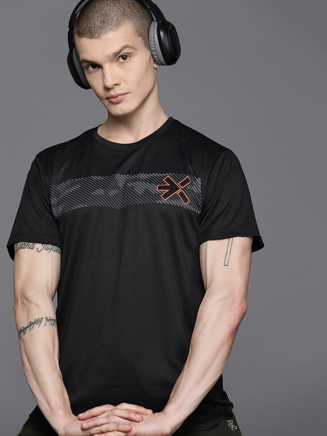Image of HRX by Hrithik Roshan Printed Men Round Neck Black T-Shirt