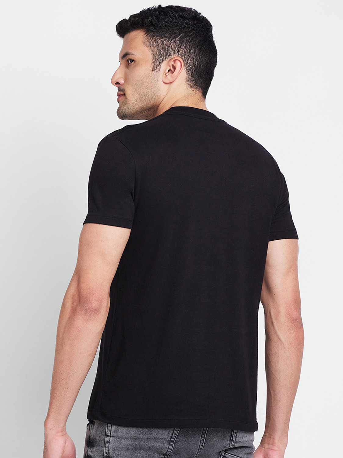Image of BEING HUMAN Solid Men Round Neck Black T-Shirt