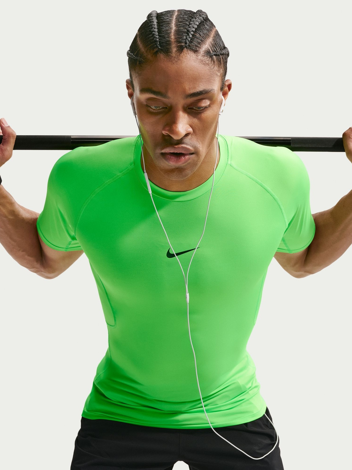 Image of NIKE Solid Men Round Neck Green T-Shirt