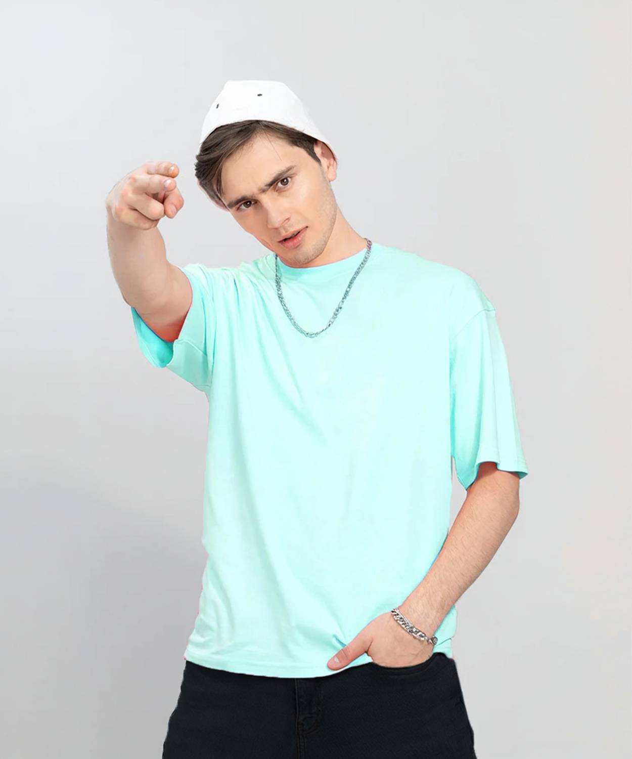 BEING WANTED Men Solid Round Neck Pure Cotton Light Blue T-Shirt