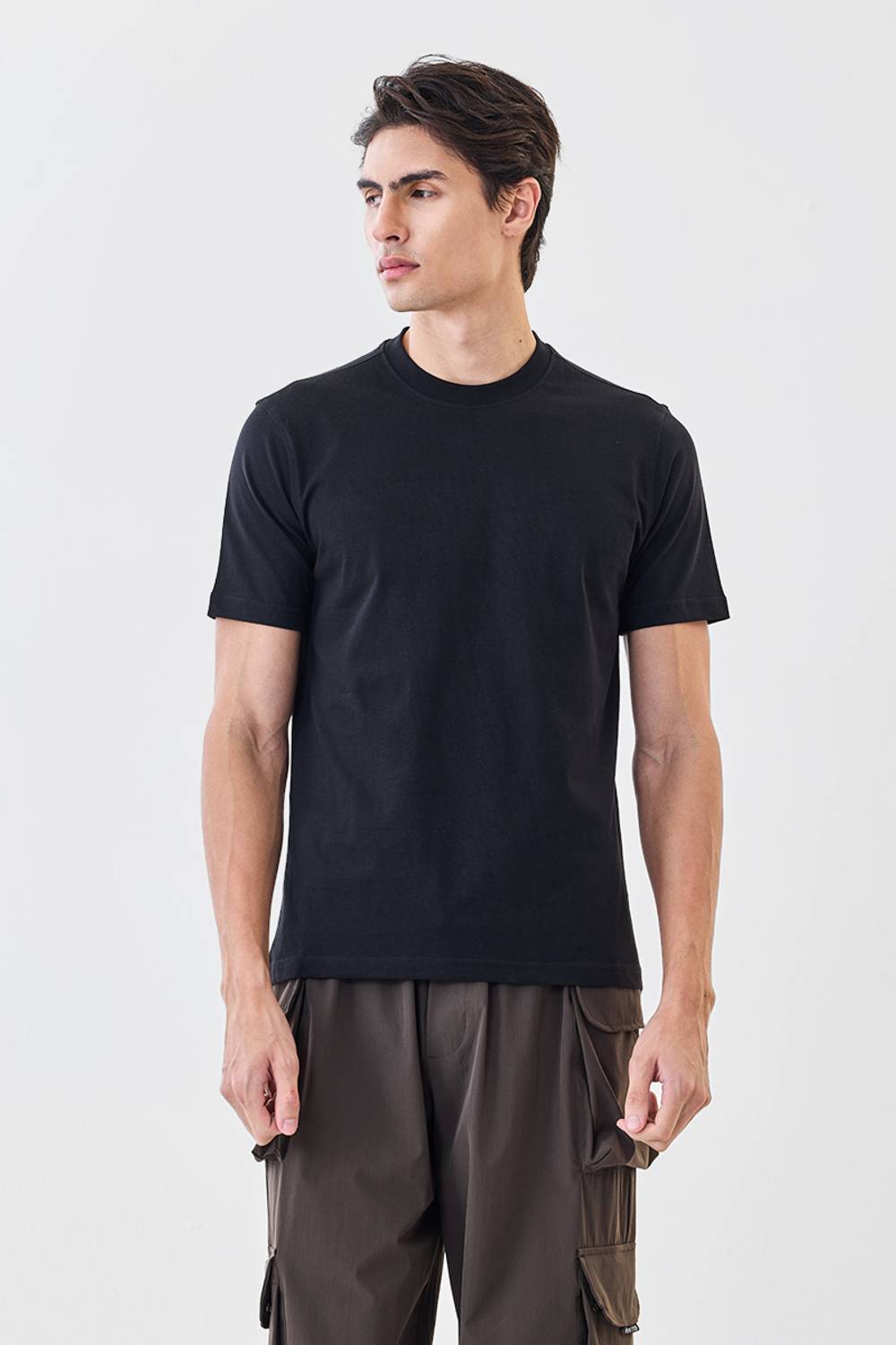Snitch Men Solid Crew Neck Pure Cotton Black T-Shirt