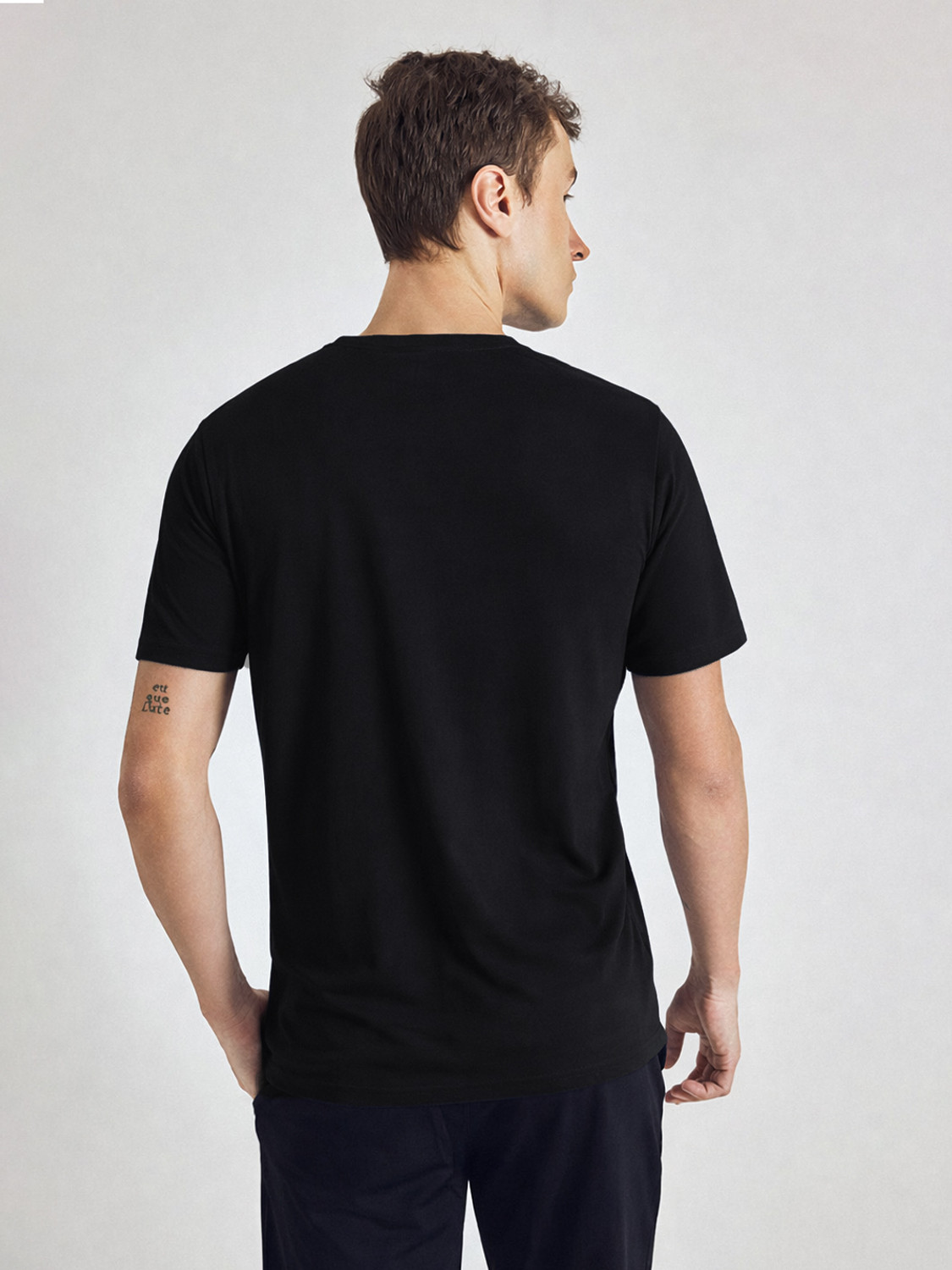 Image of Pepe Jeans Solid Men Round Neck Black T-Shirt
