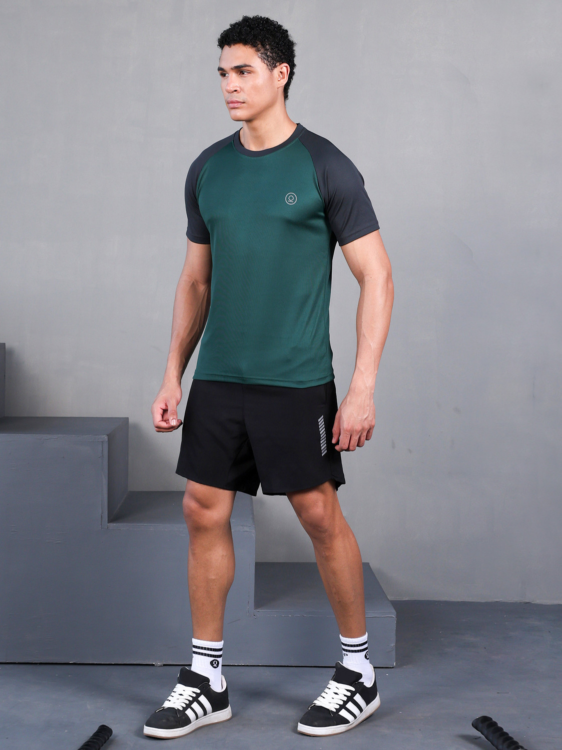Image of CHKOKKO Colorblock Men Round Neck Green T-Shirt