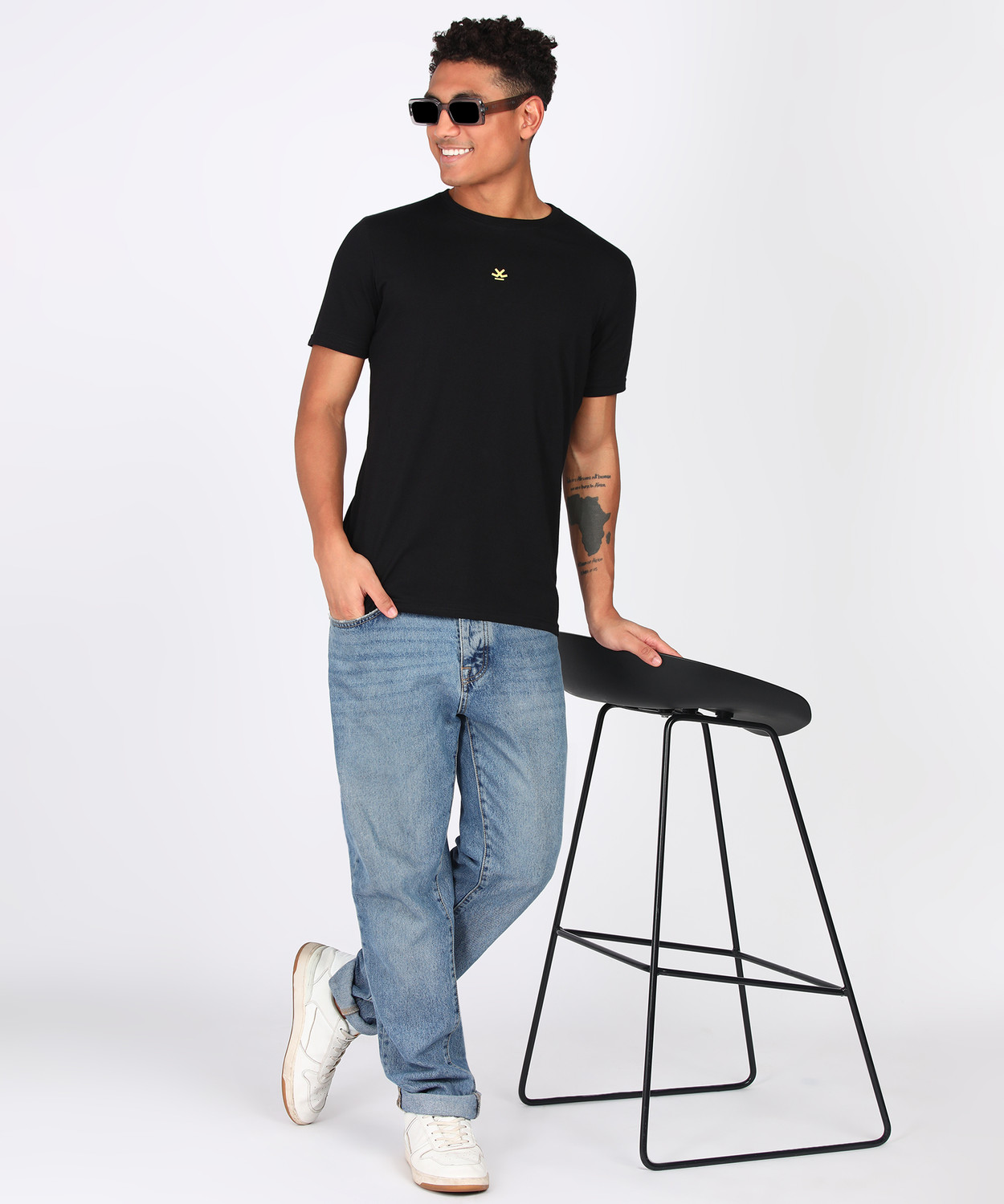 Image of WROGN Men Solid Round Neck Cotton Blend Black T-Shirt