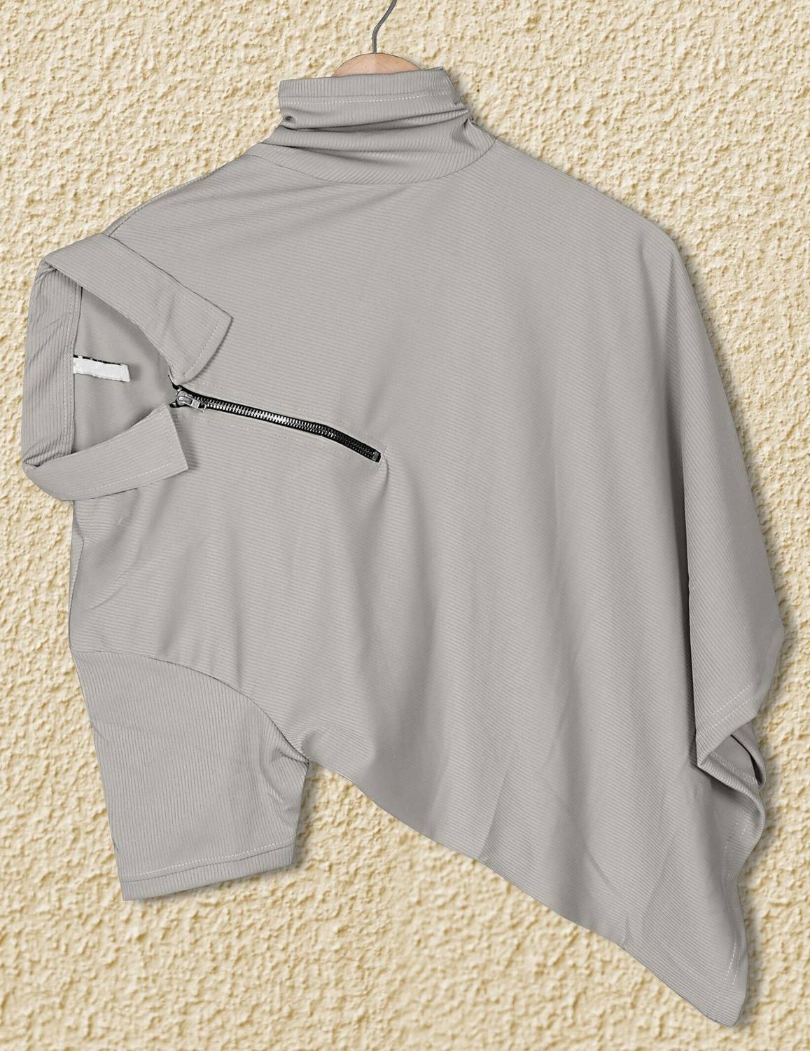 Praizy Men Solid Zip Neck Polycotton Grey T-Shirt