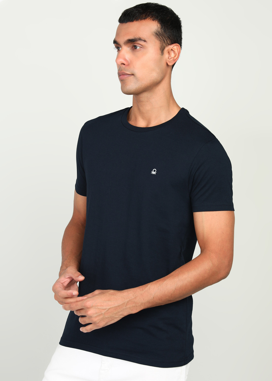 Image of United Colors of Benetton Solid Men Round Neck Navy Blue T-Shirt