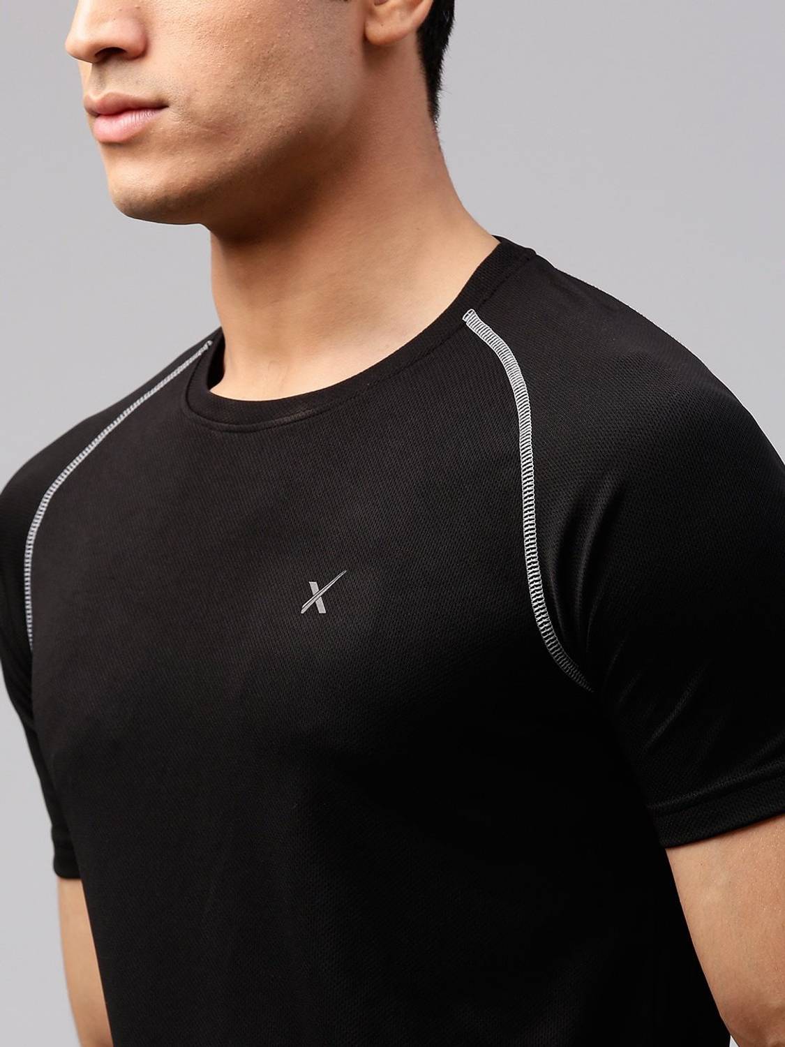 HRX Solid Men Round Neck Black T-Shirt - Image 3