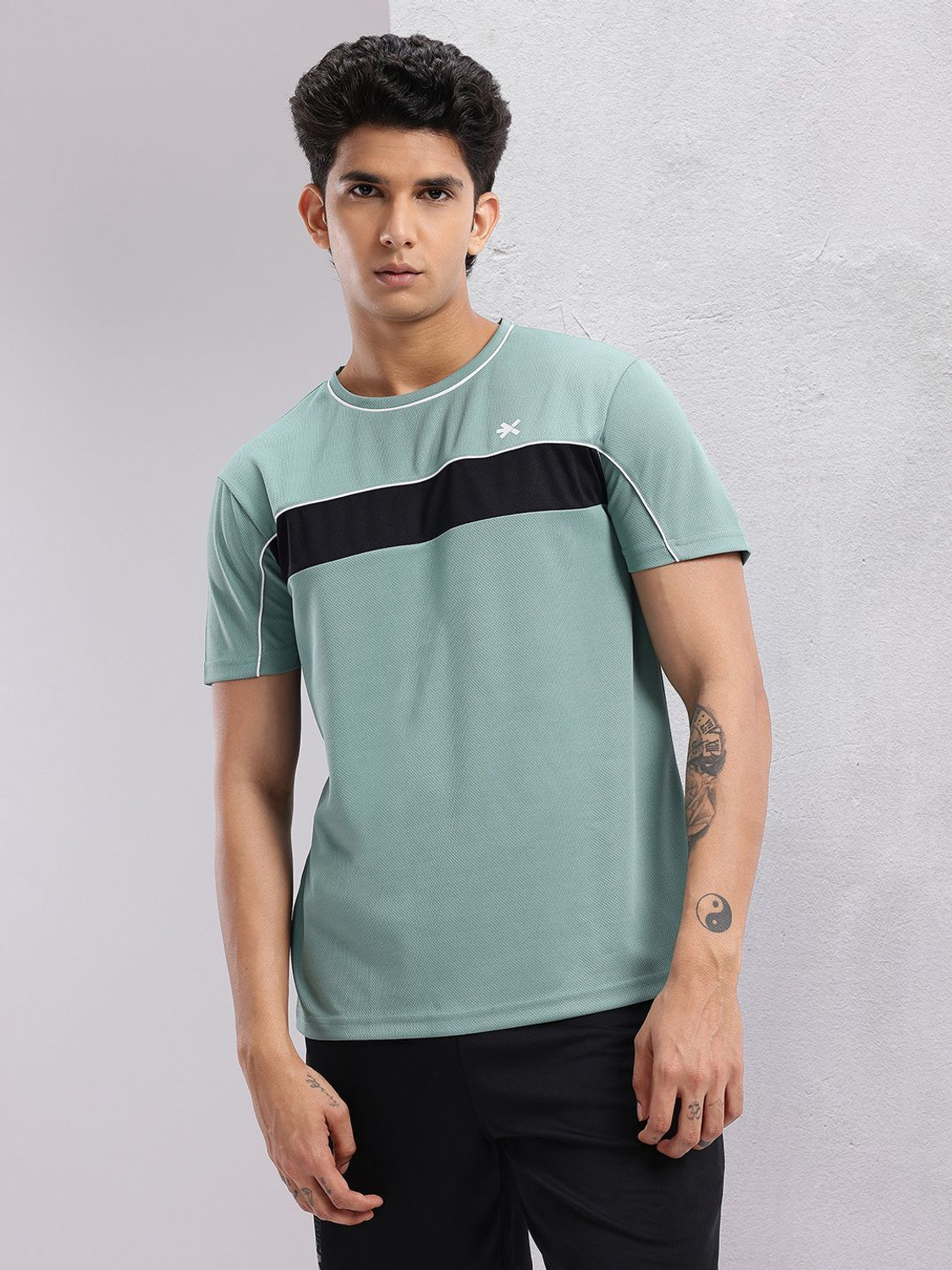Image of HRX by Hrithik Roshan Striped Men Round Neck Green T-Shirt