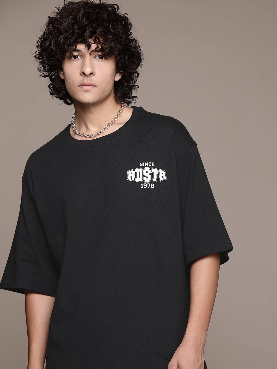 Roadster Men Solid Round Neck Pure Cotton Black T-Shirt