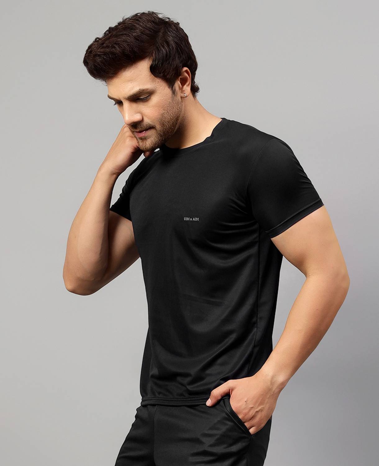 UDI n ADI Solid Men Round Neck Black T-Shirt Pack of 1 - Image 3