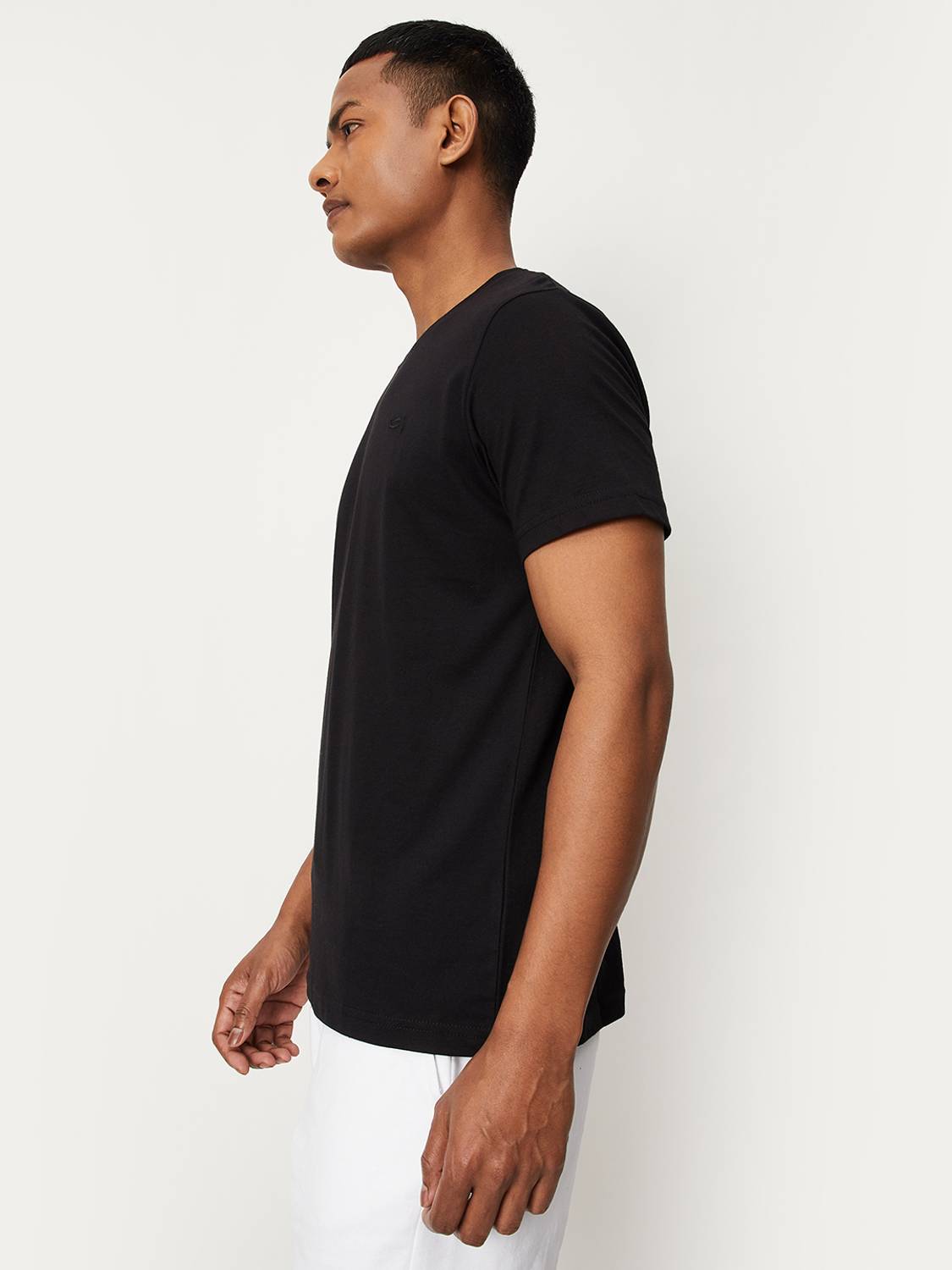 MAX Solid Men Round Neck Black T-Shirt - Image 3