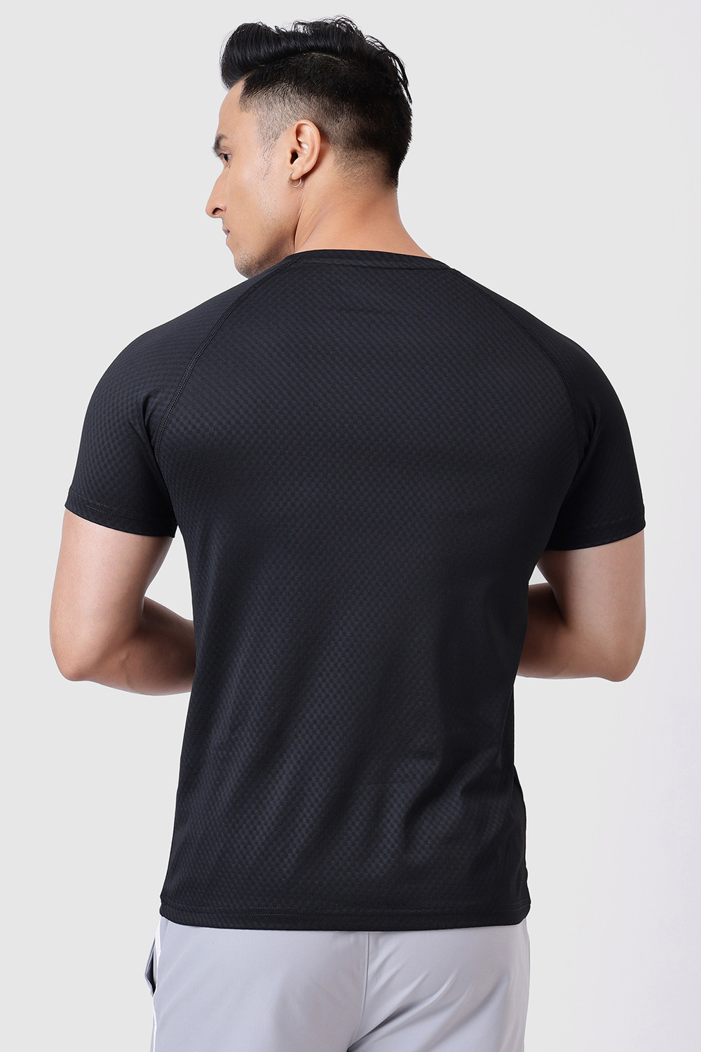 Image of FuaarK Solid Men Round Neck Black T-Shirt