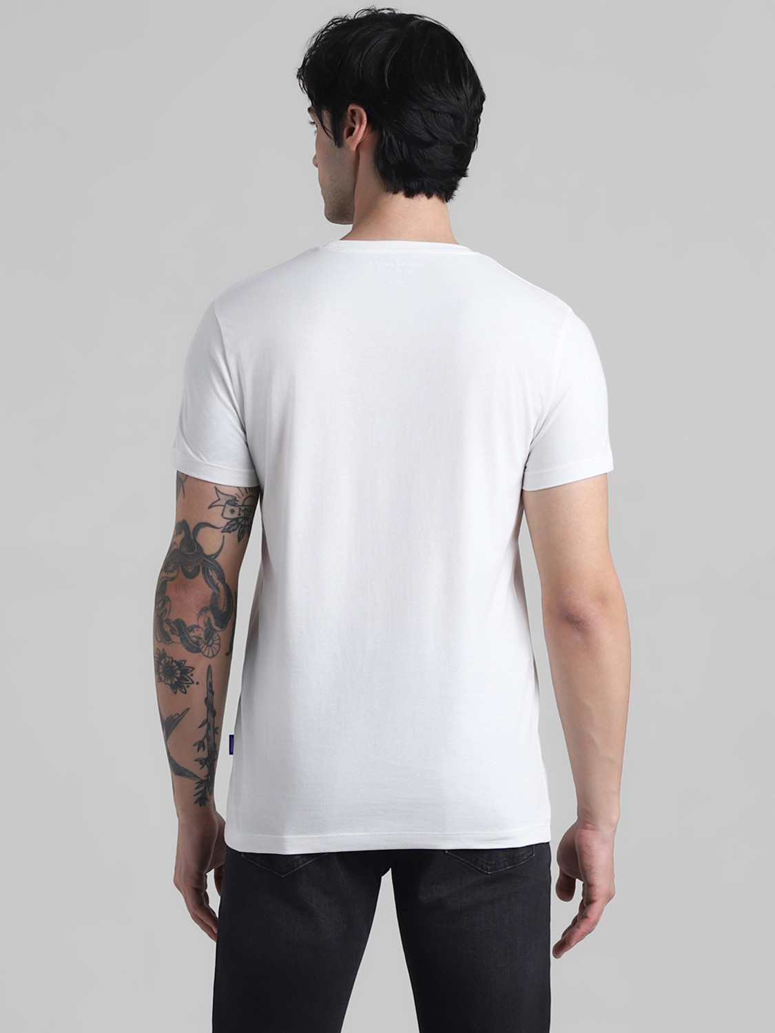 Image of JACK & JONES Solid Men Round Neck White T-Shirt