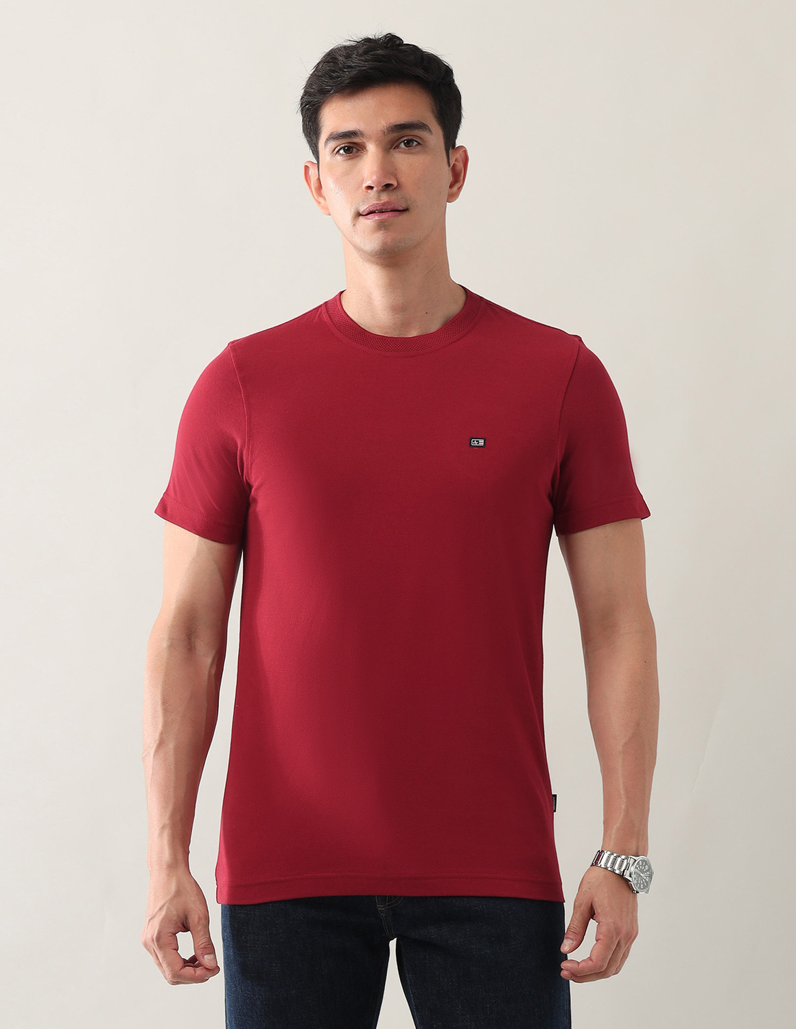 Image of Arrow Sport Solid Men Round Neck Red T-Shirt