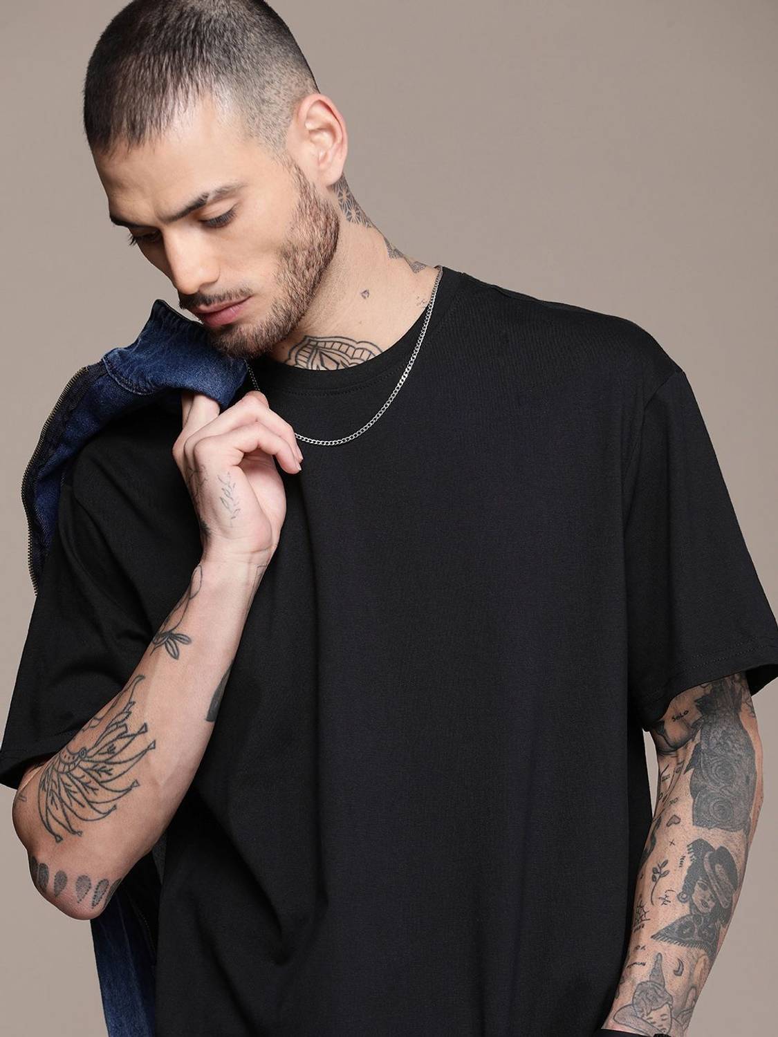 WROGN Men Black Round Neck T-Shirt