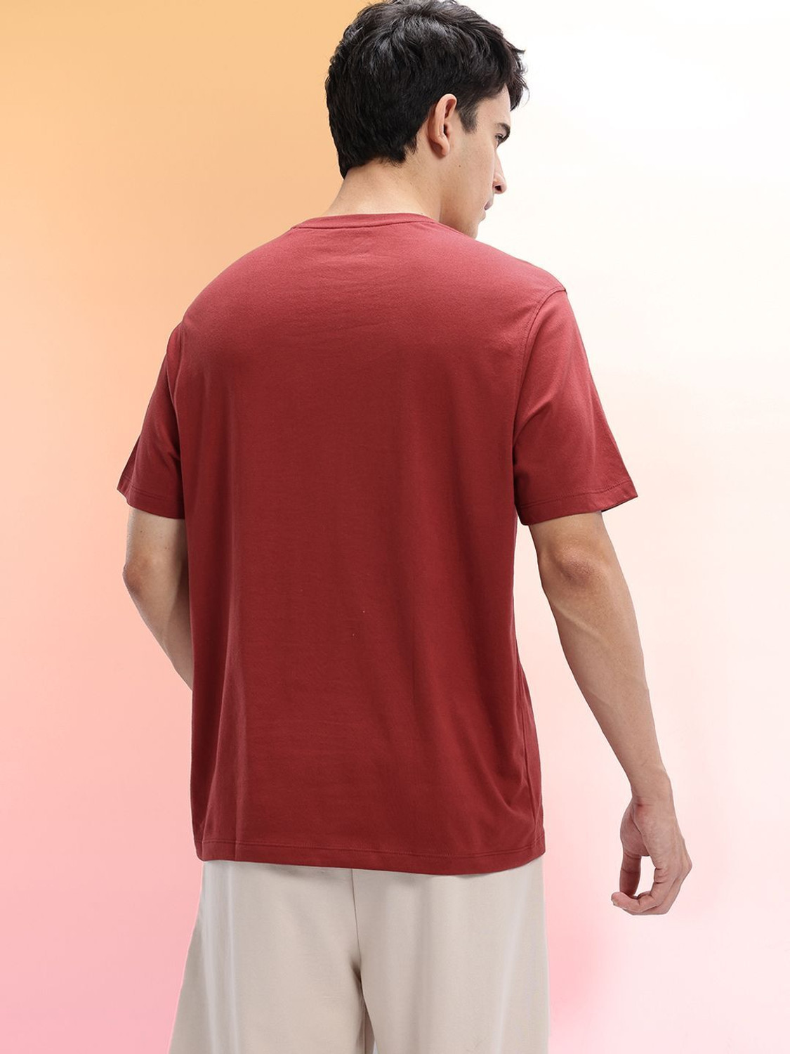 Image of HRX by Hrithik Roshan Colorblock Men Round Neck Red T-Shirt