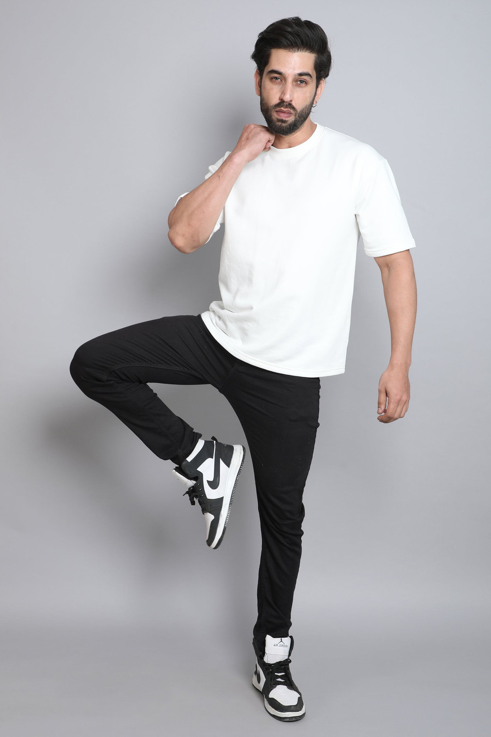 Image of LazyGreg Solid Men Round Neck White T-Shirt