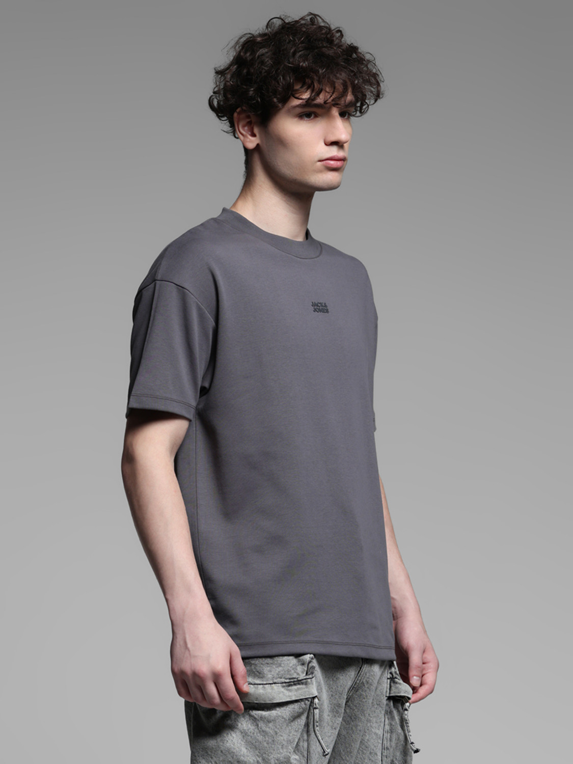 Image of JACK & JONES Solid Men Crew Neck Grey T-Shirt