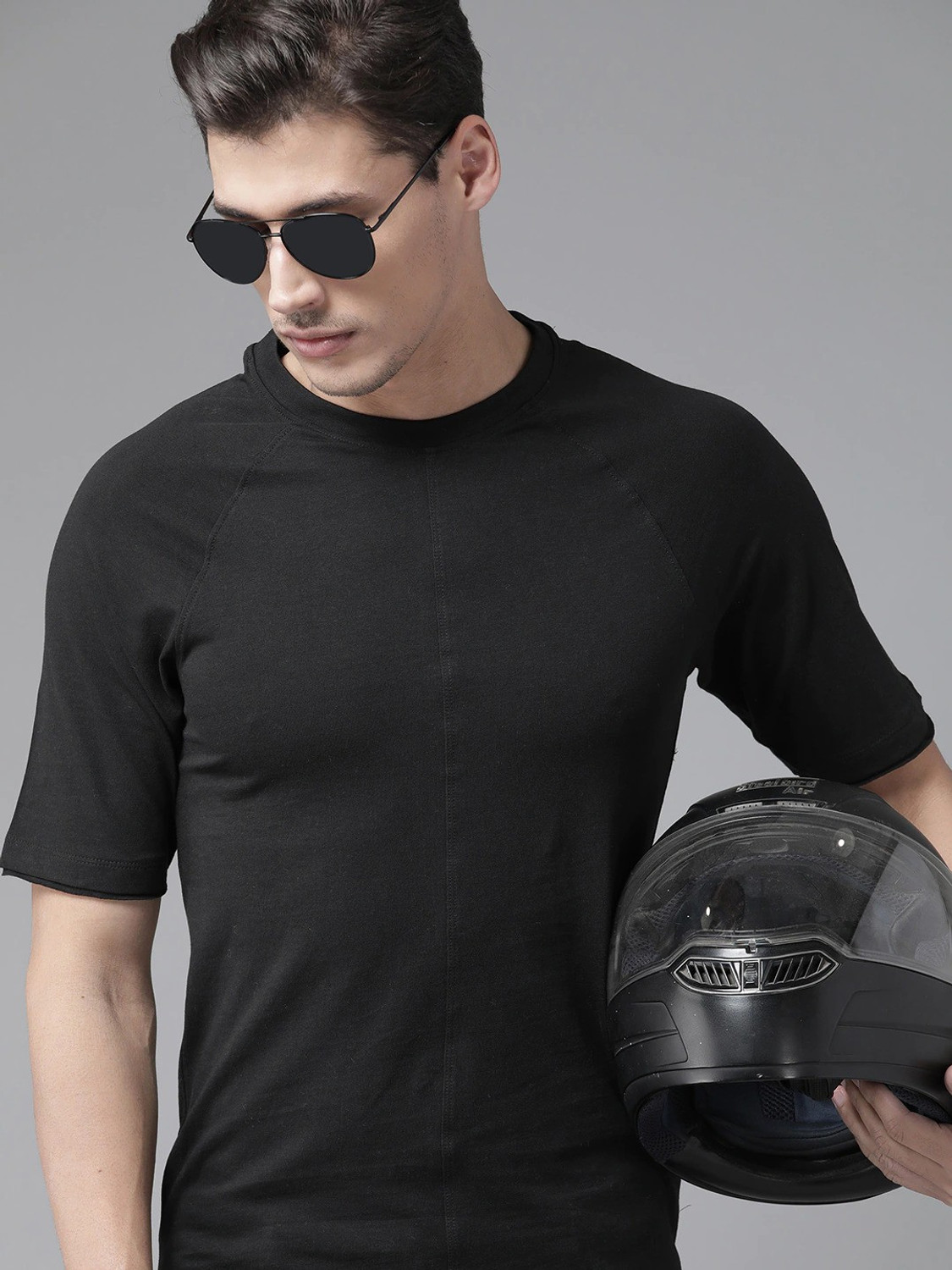 Image of Roadster Solid Men Round Neck Black T-Shirt