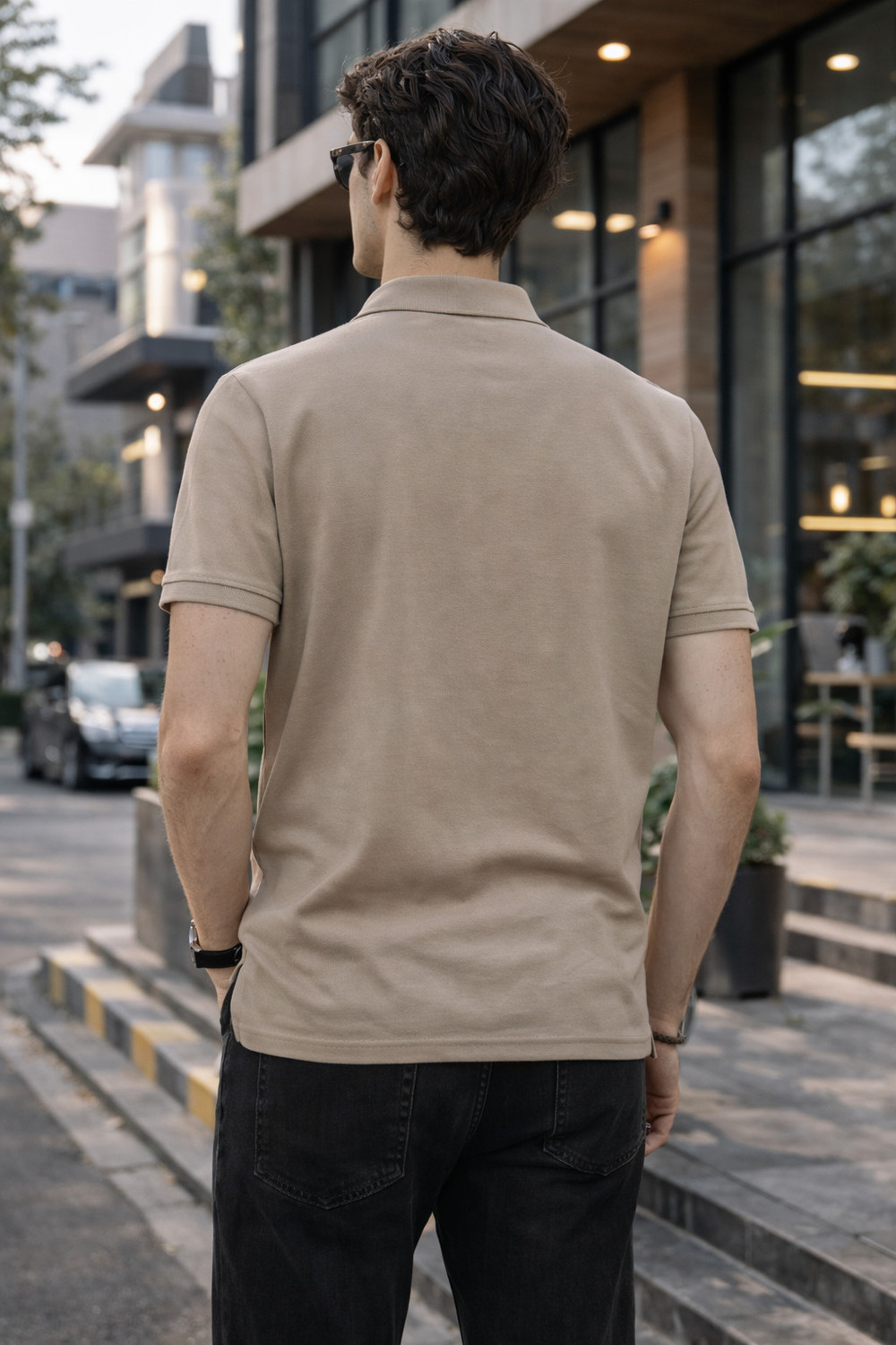 Image of KHAHURIYO Colorblock Men Polo Neck Beige T-Shirt