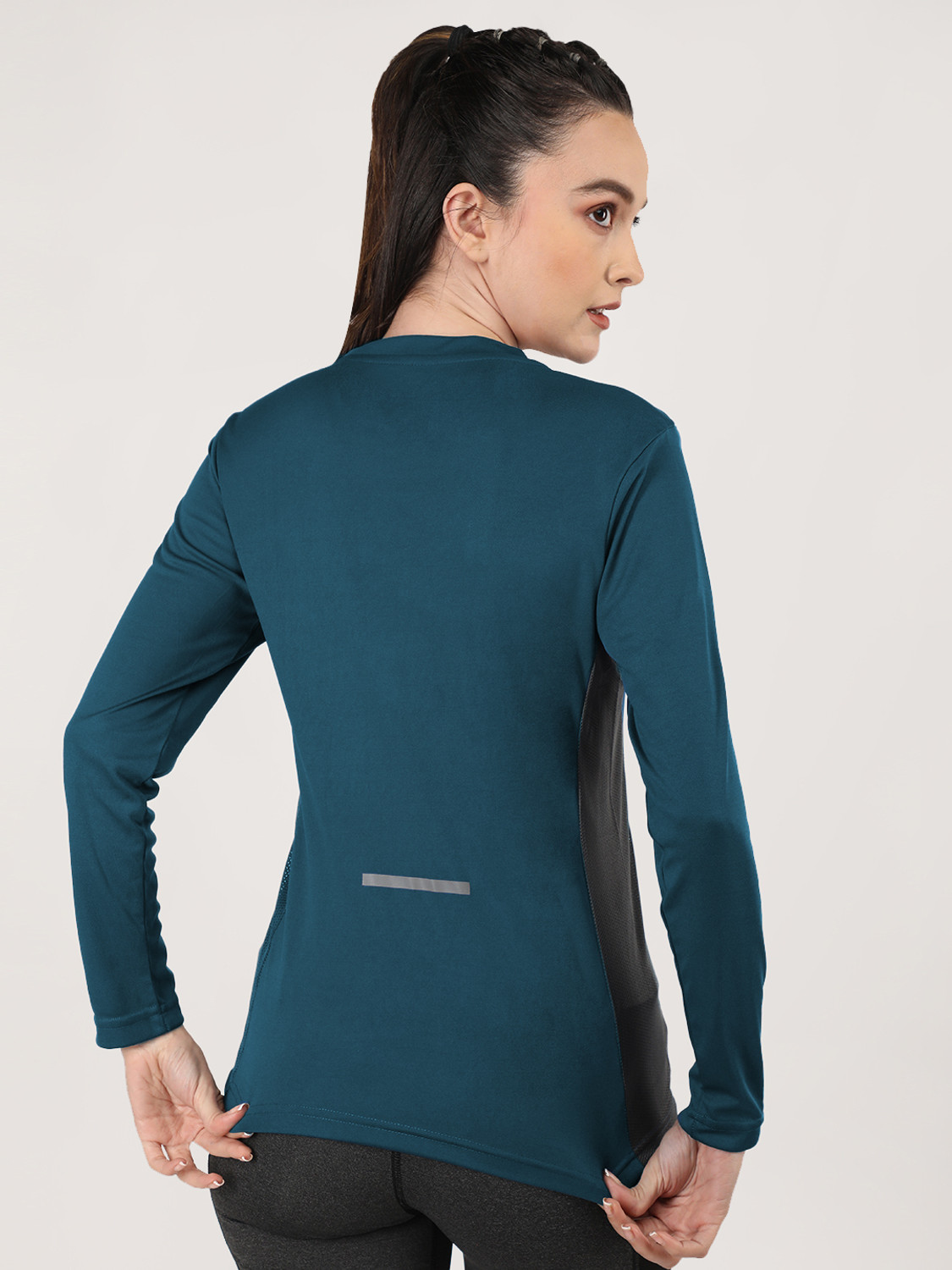 Image of CHKOKKO Solid Women Round Neck Blue T-Shirt