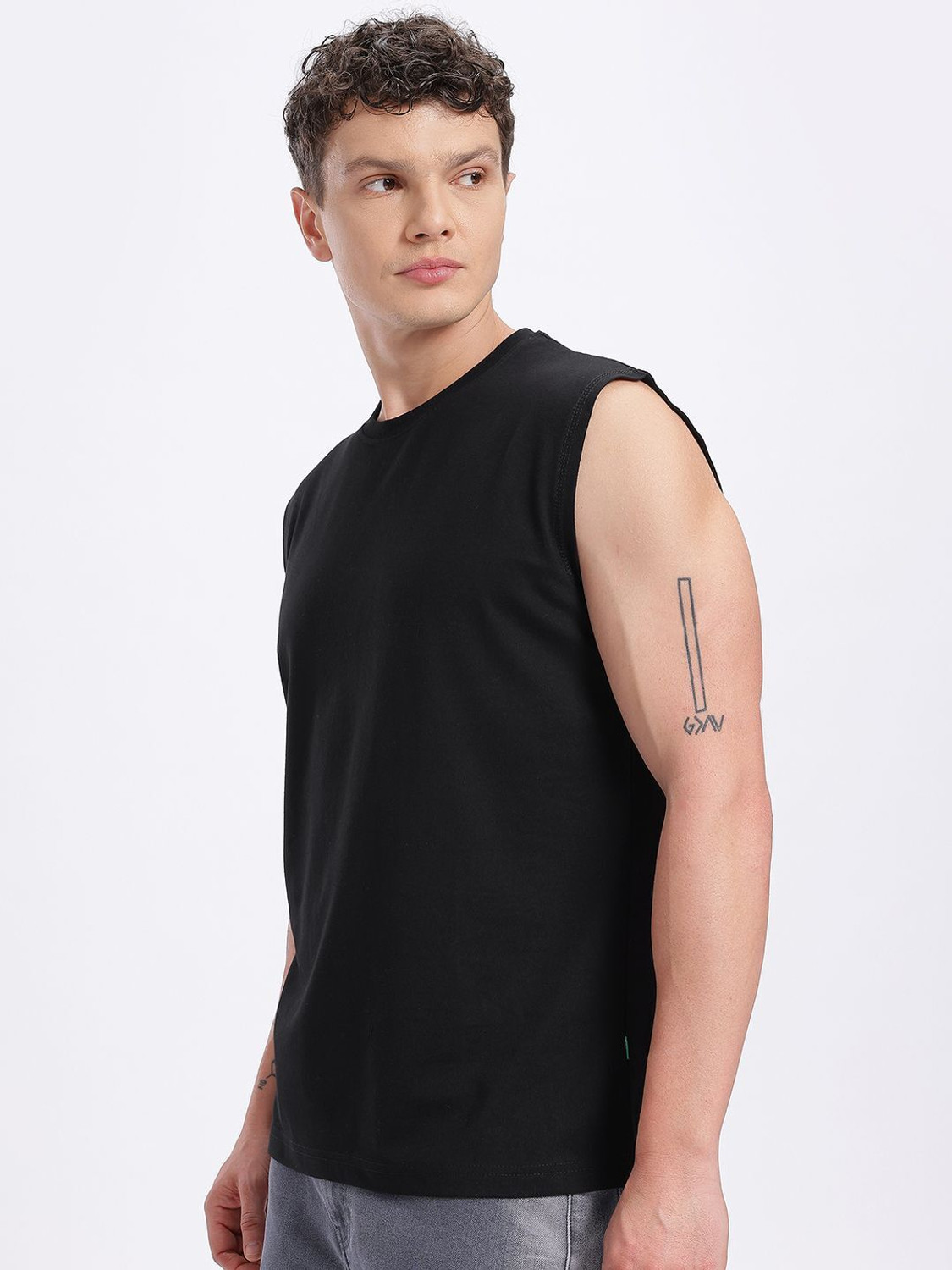 Image of Glitchez Men Solid Round Neck Cotton Blend Black T-Shirt