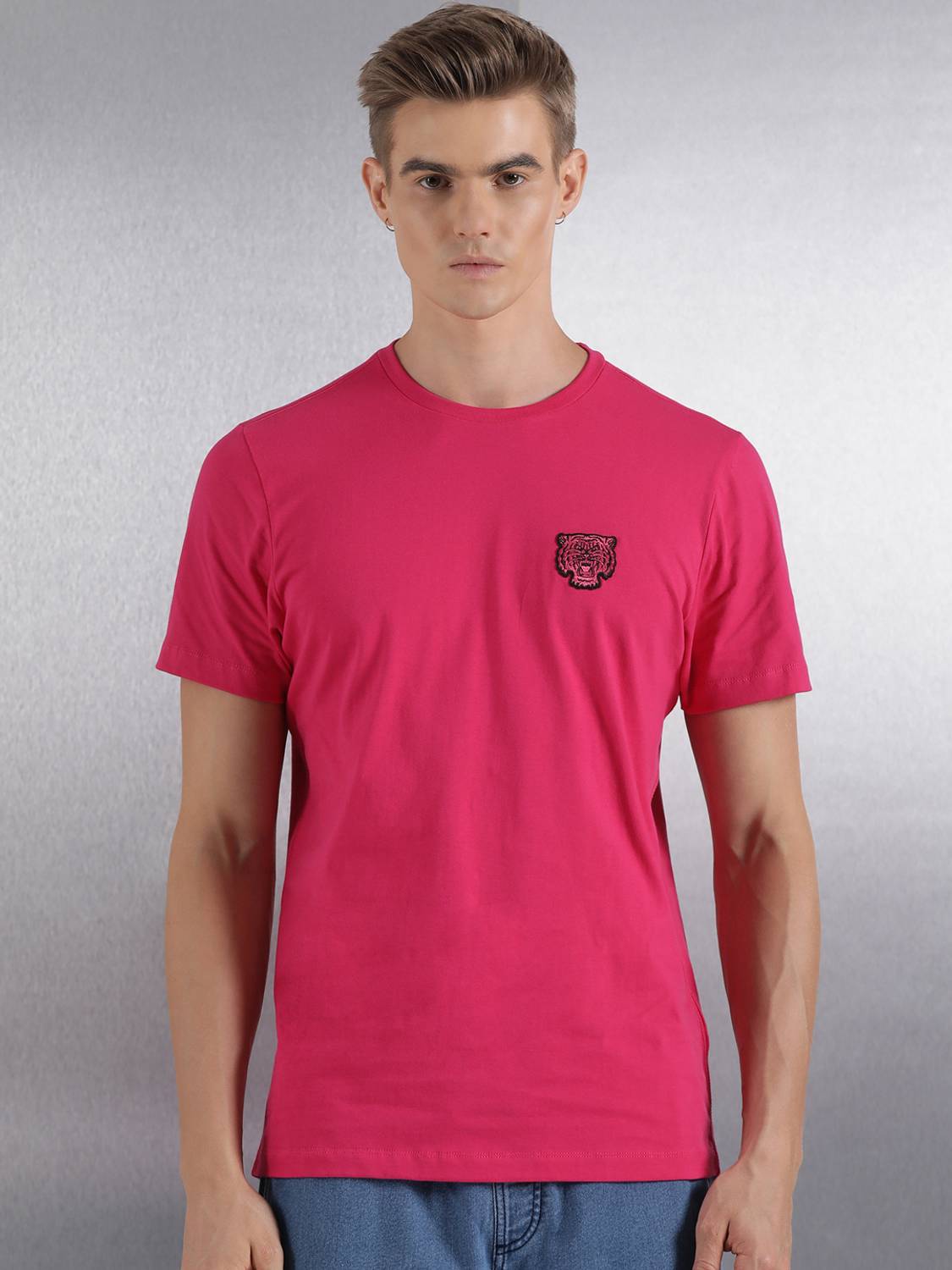 BREAKBOUNCE Solid Men Crew Neck Pink T-Shirt
